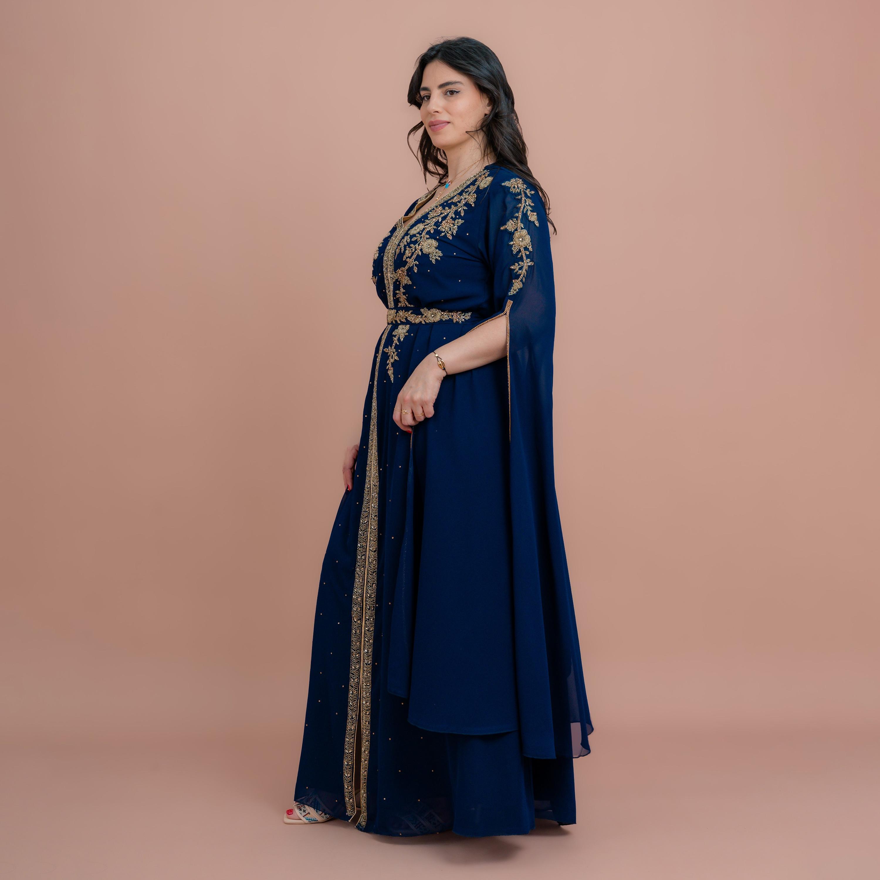 قفطان مغربي نسائي للسهرة مزين بالخرز والكريستال، بأكمام عباءة، مع حزام من إككسا-women-arabicclothing-kaftan-image-3