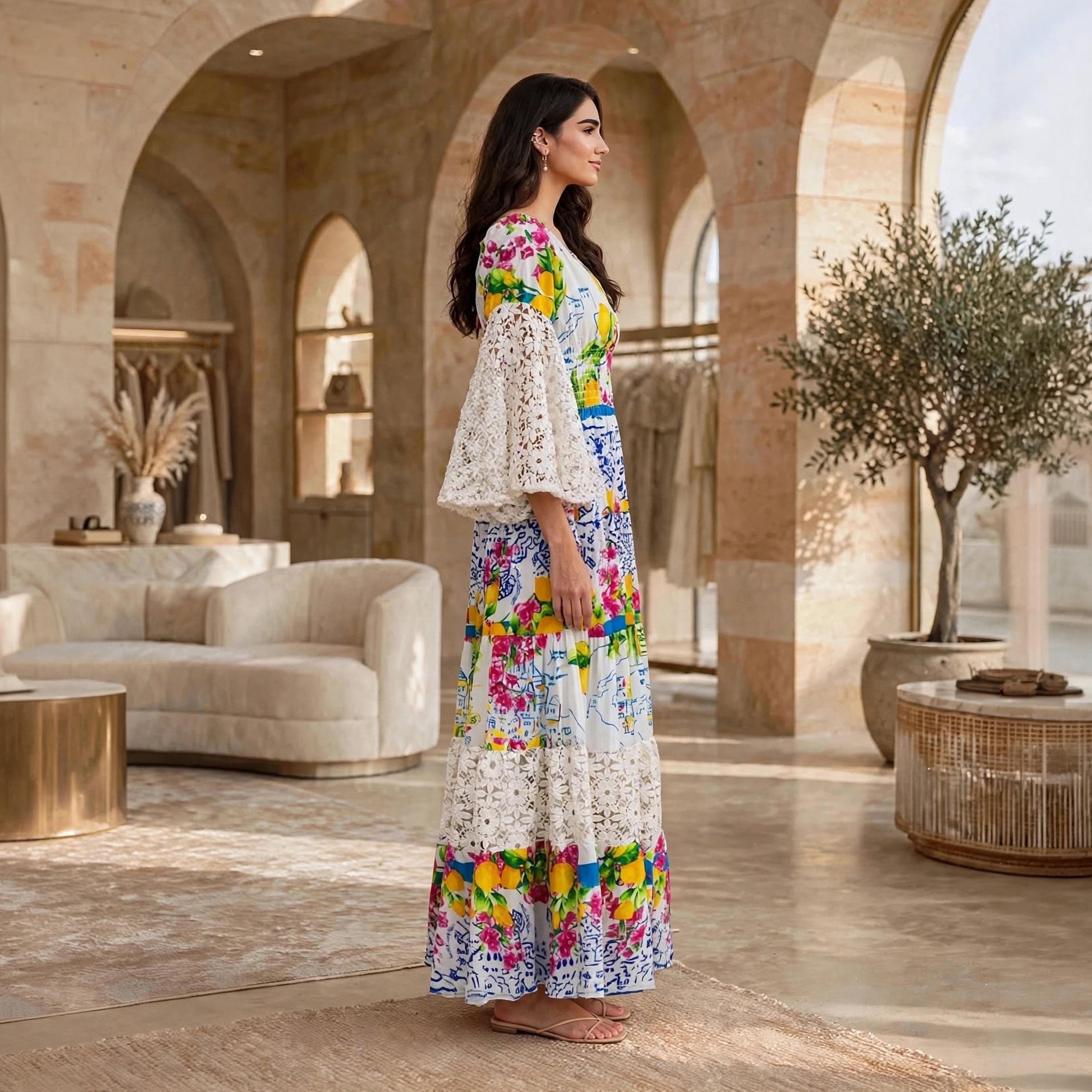 جلابية حريمي بطبقات بطبعة زهور بيضاء وأكمام دانتيل بكشكشة من إكسا-women-arabicclothing-dresses-image-4