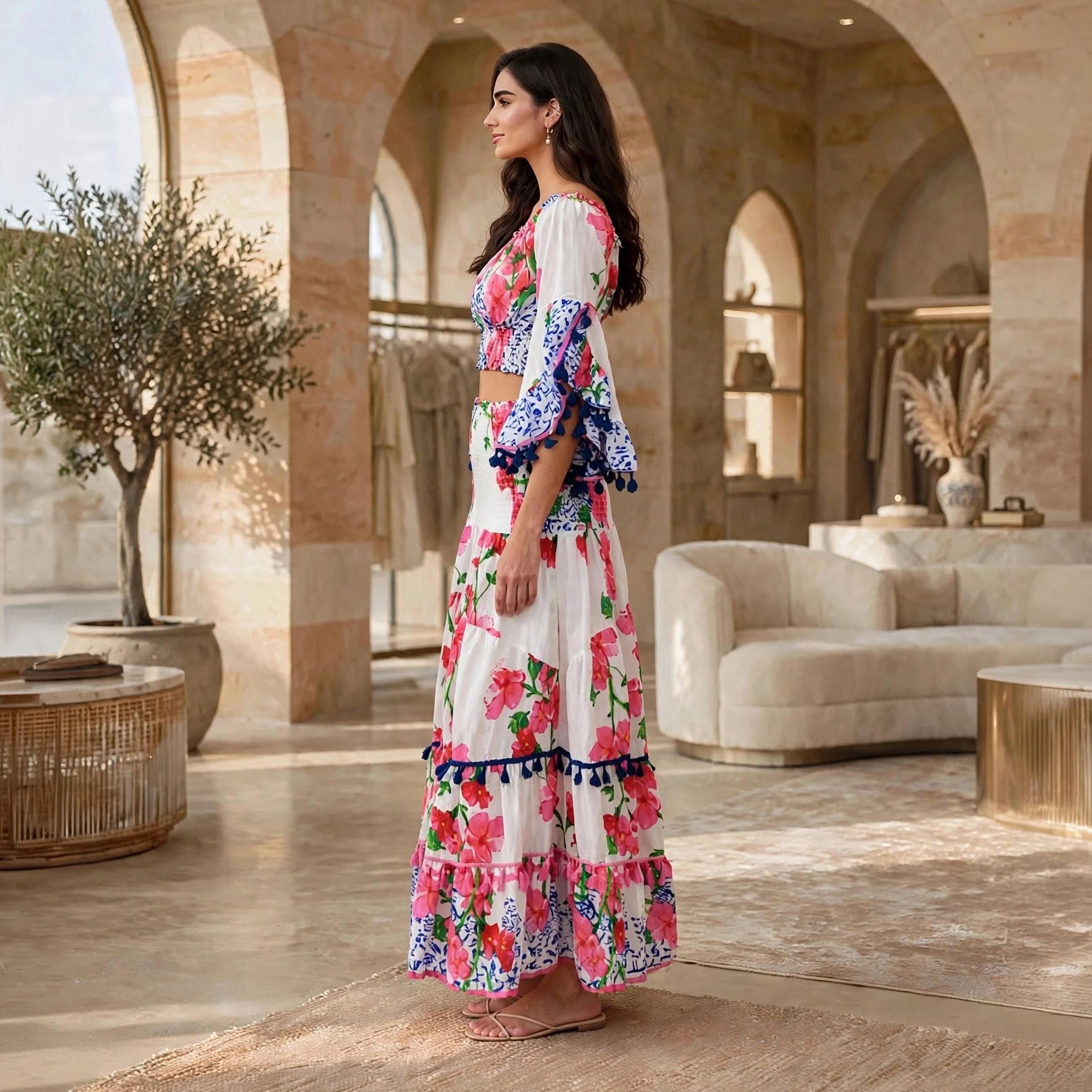 طقم توب كروب وتنورة طبقات حريمي بطبعة زهور الأبيض وأشرطة شراشيب وأكمام واسعة من إيكسا-women-arabicclothing-sets-image-4
