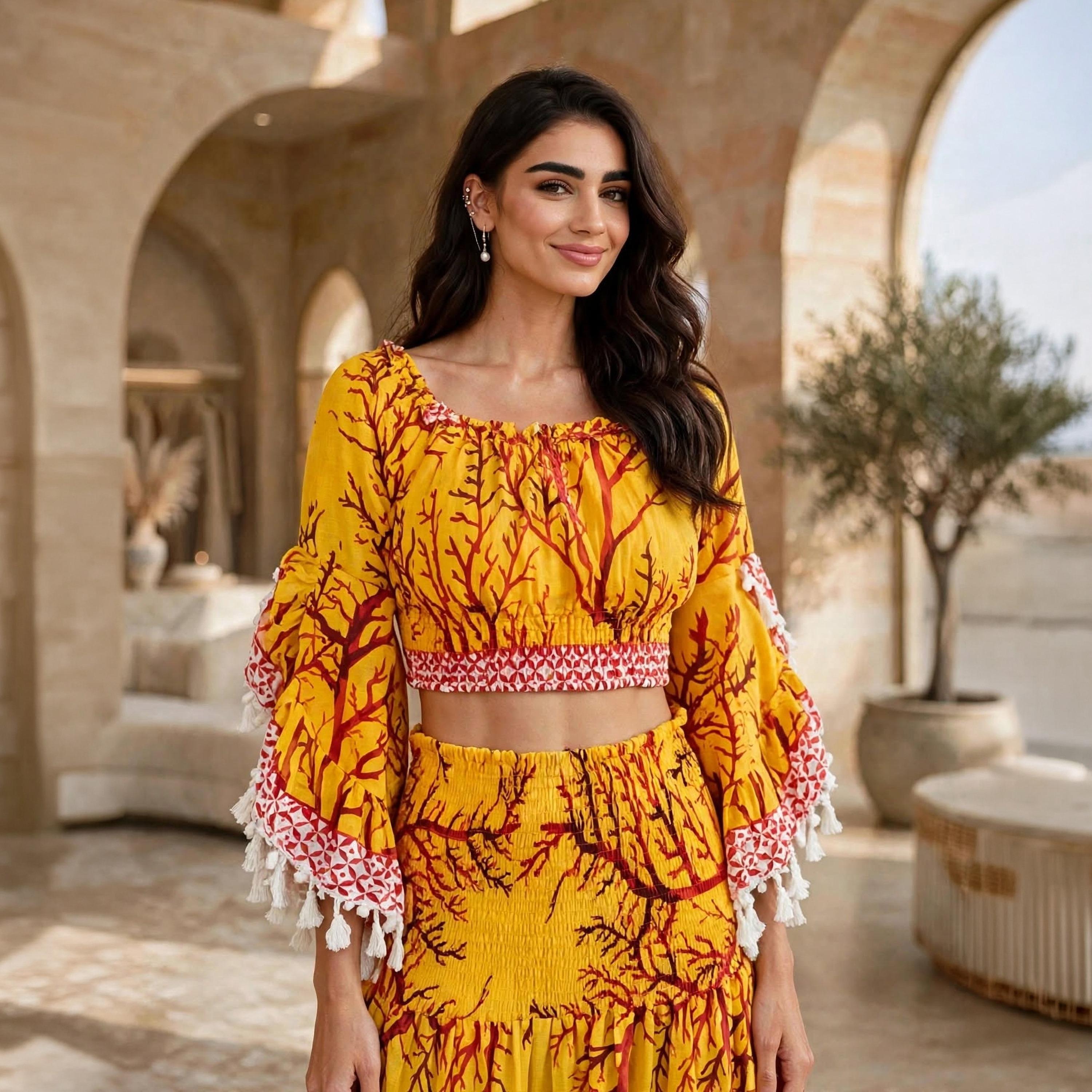 طقم توب كروب وتنورة طبقات حريمي أصفر بطبعة مرجان وأشرطة شراشيب وأكمام واسعة من إيكسا-women-arabicclothing-sets-image-2