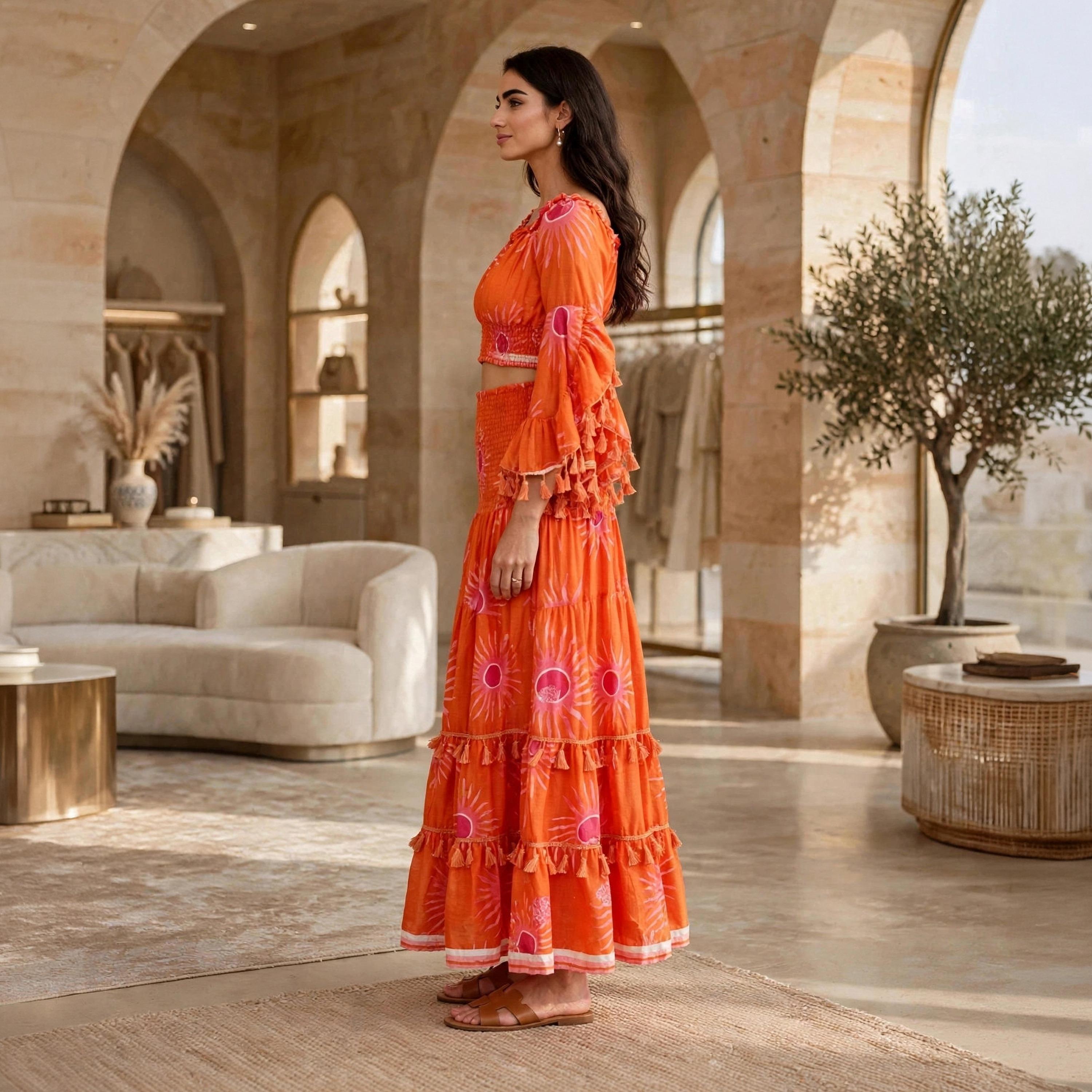 طقم توب كروب وتنورة طبقات حريمي بطبعة شمس برتقالي وأكمام واسعة وشراشيب من إيكسا-women-arabicclothing-sets-image-3
