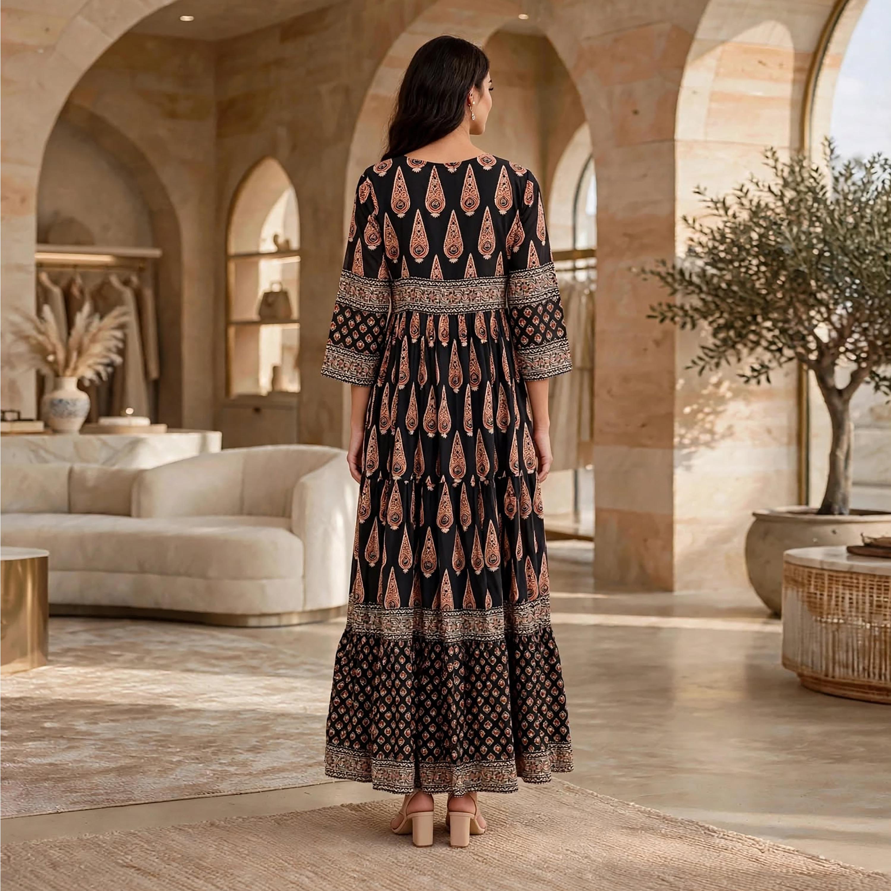 فستان حريمي بطبقات برقبة مربعة ونقوش عرقية من إيكسا-women-clothing-dresses-image-5