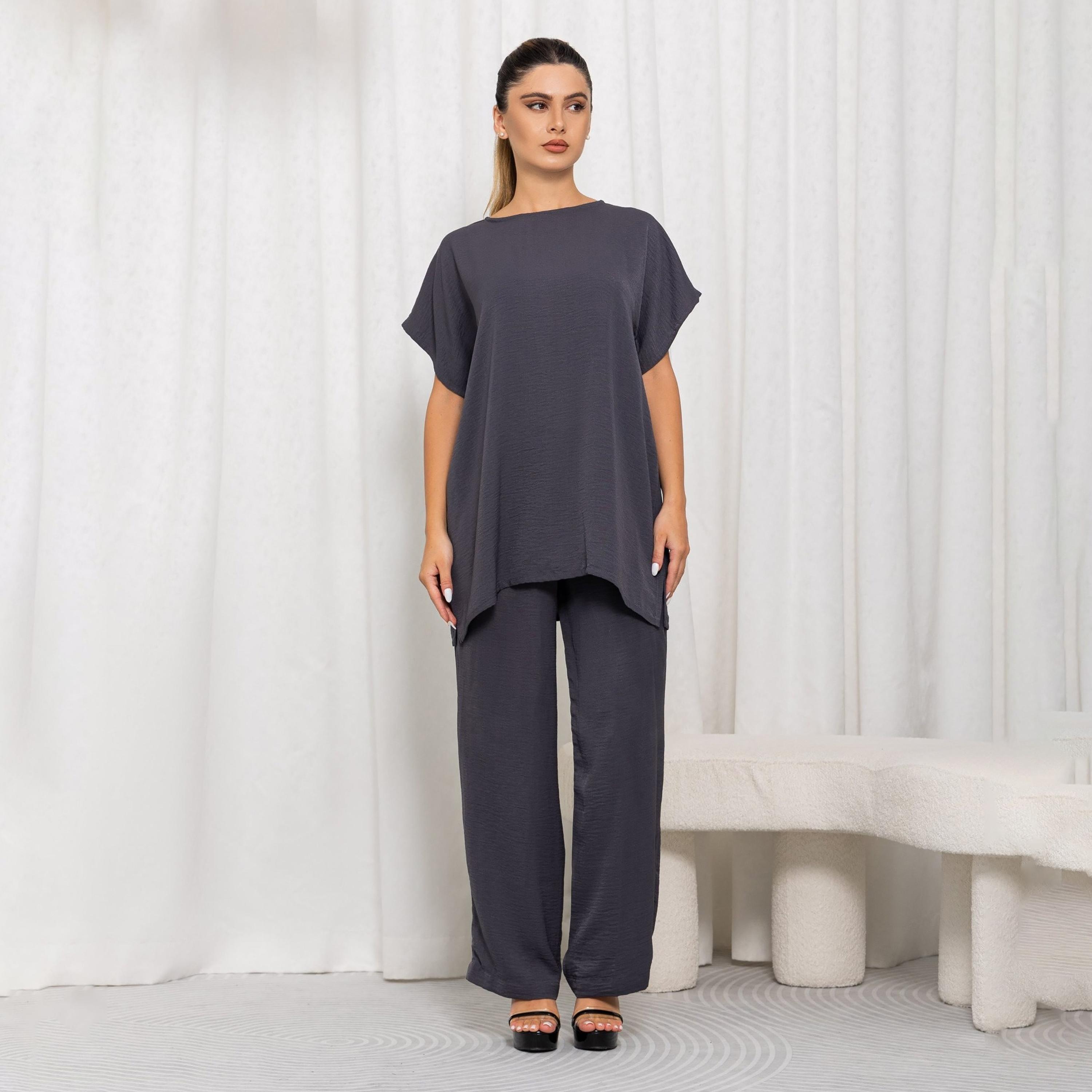 طقم تونيك وبنطال حريمي بأكمام قصيرة وياقة مستديرة باللون الرمادي من نيكياس-women-clothing-coordsets-image-1