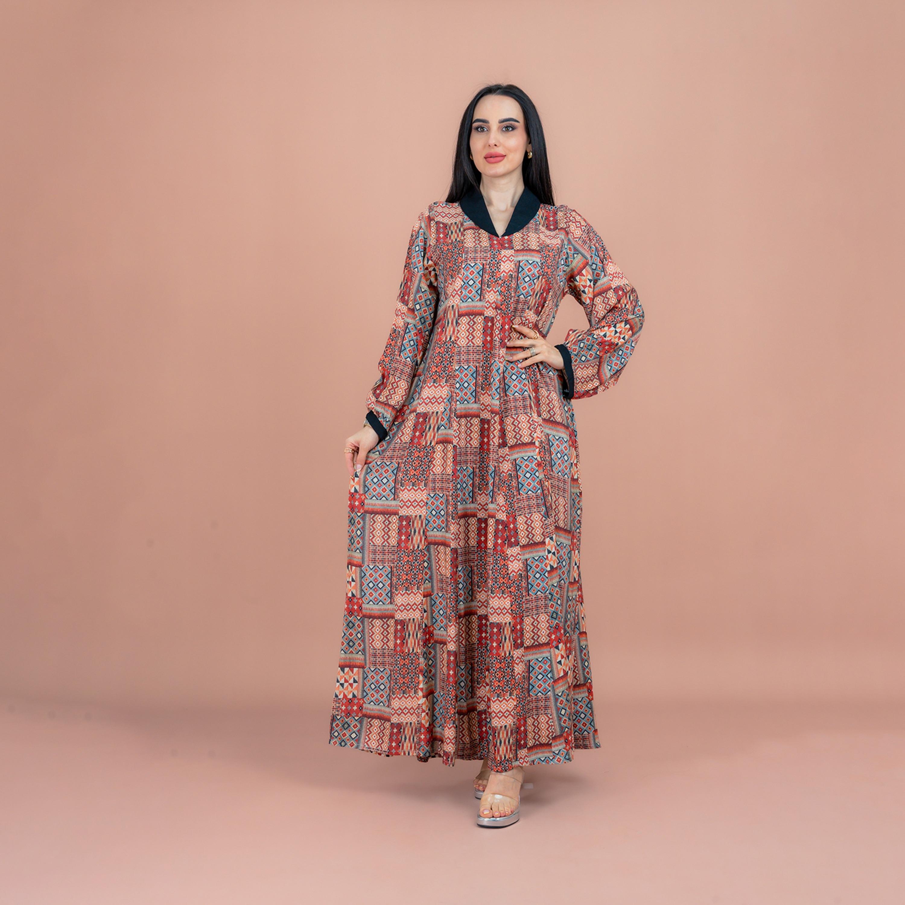 جلابية نسائية مطبوعة بالكامل، بياقة وأساور متناقضة متعددة الألوان من إككسا-women-arabicclothing-jalabiyas-image-1