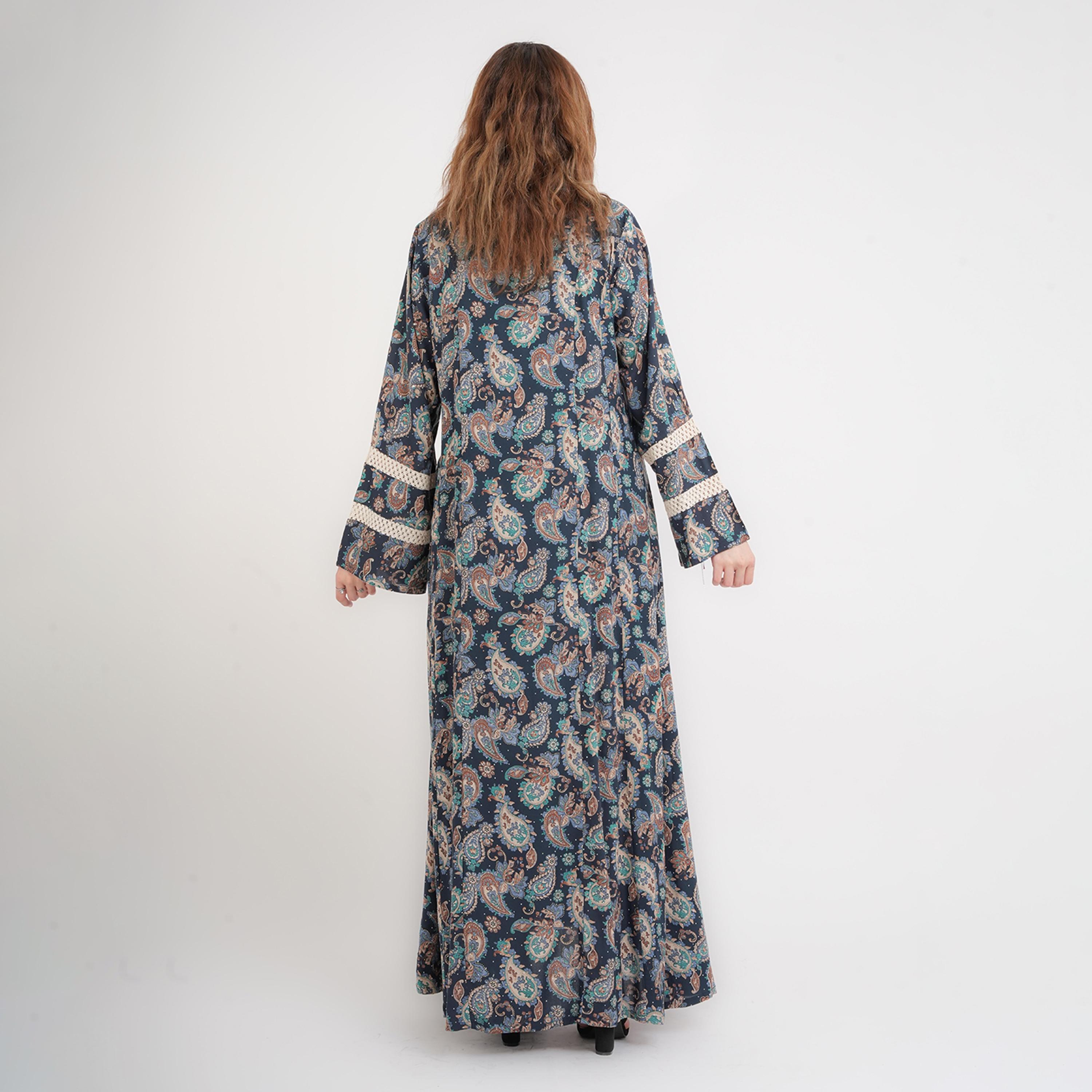 جلابية نسائية بأكمام مزينة بالدانتيل وطبعة بيزلي شاملة من إككسا-women-arabicclothing-jalabiyas-image-7