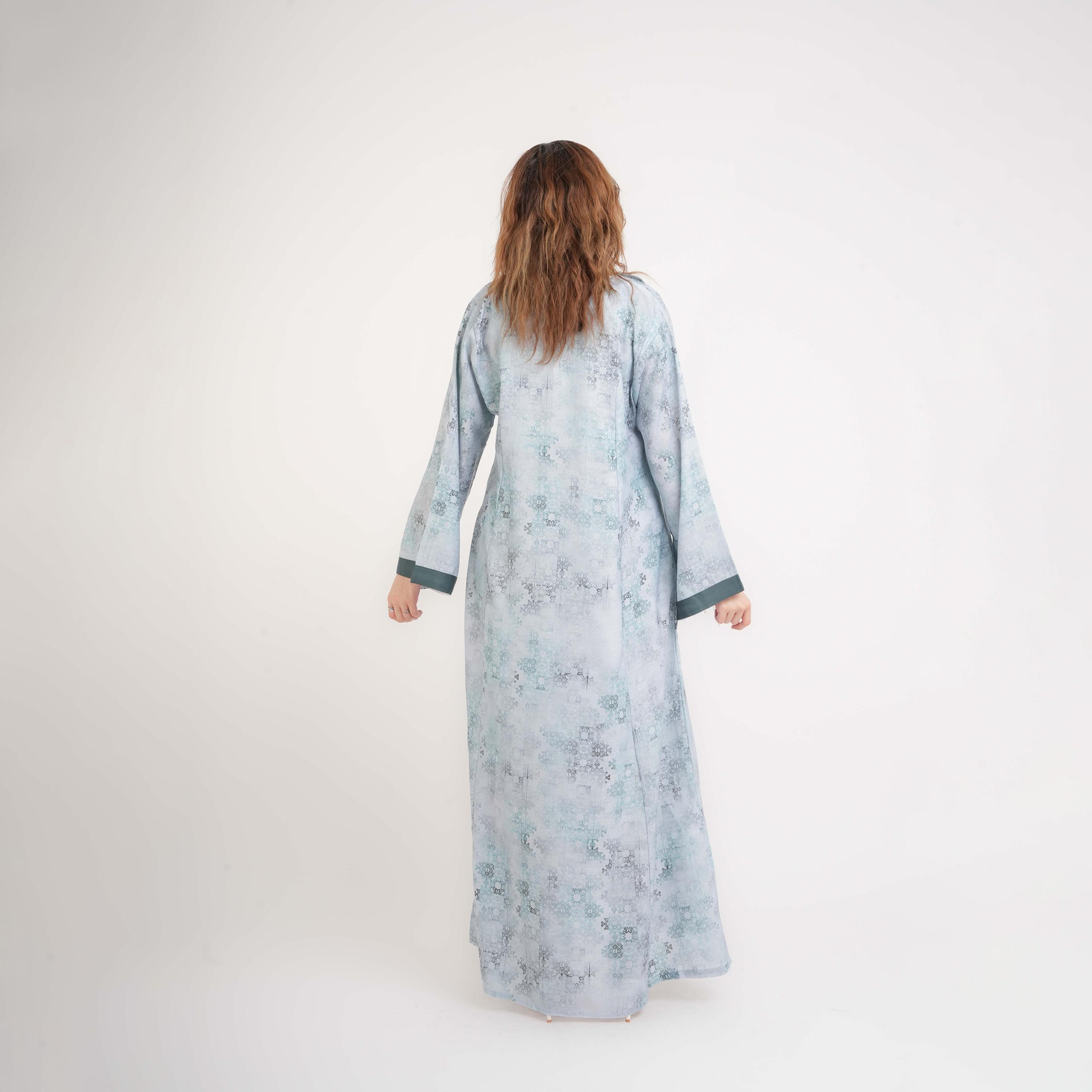 جلابية نسائية بأكمام واسعة وطبعة هندسية من إككسا-women-arabicclothing-jalabiyas-image-4