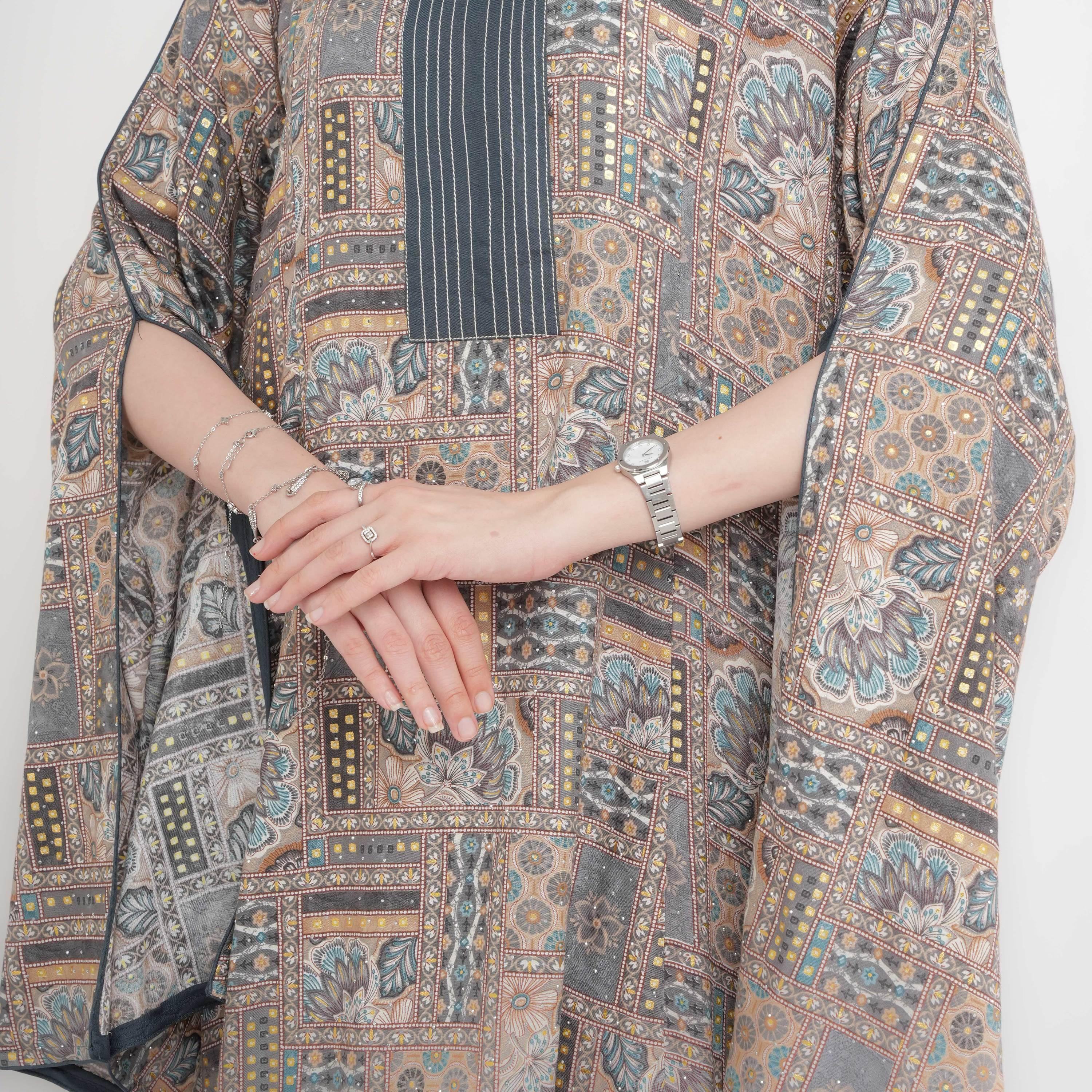 جلابية نسائية بياقة ماندارين وأكمام بفتحة وطبعة هندسية من إككسا-women-arabicclothing-jalabiyas-image-6