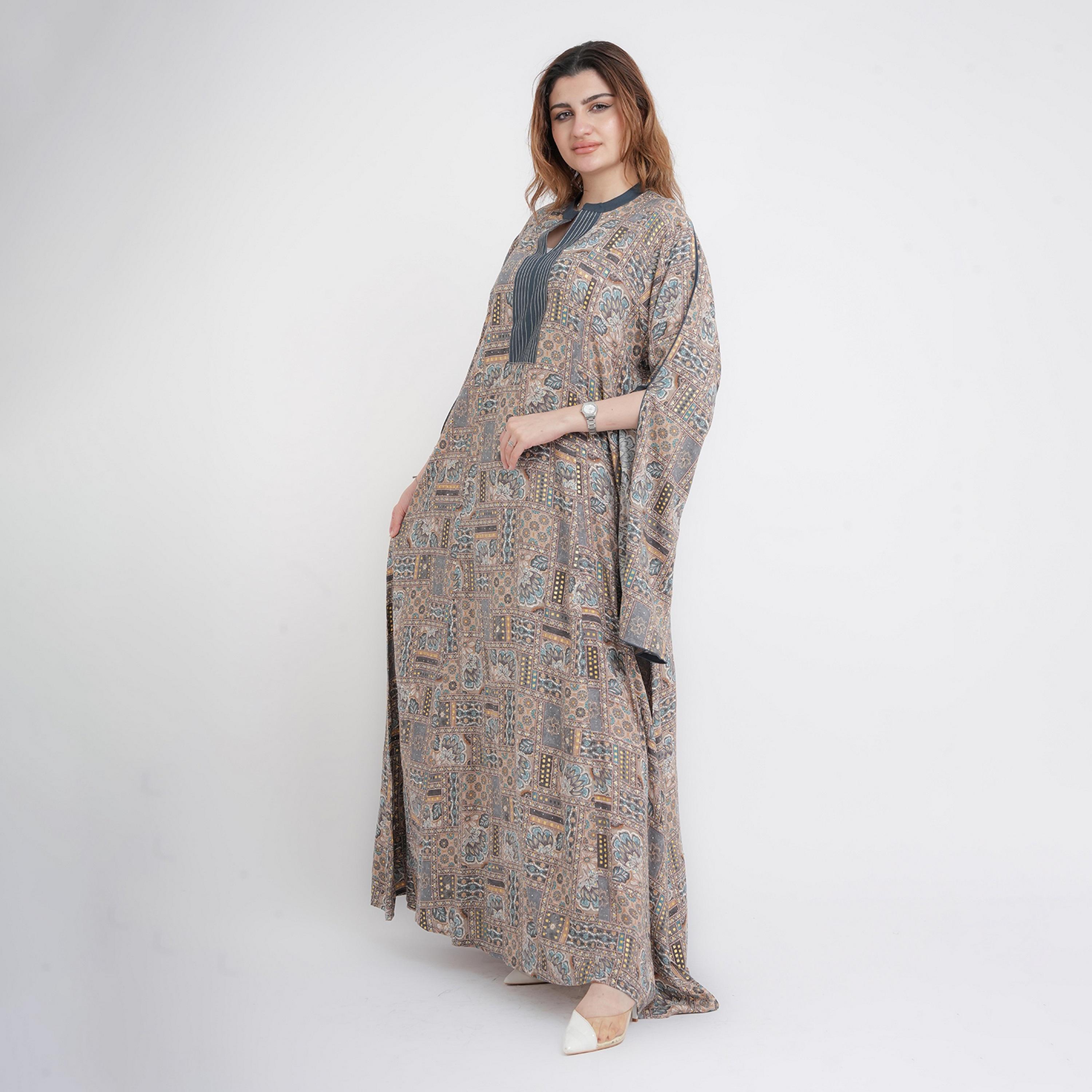 جلابية نسائية بياقة ماندارين وأكمام بفتحة وطبعة هندسية من إككسا-women-arabicclothing-jalabiyas-image-7