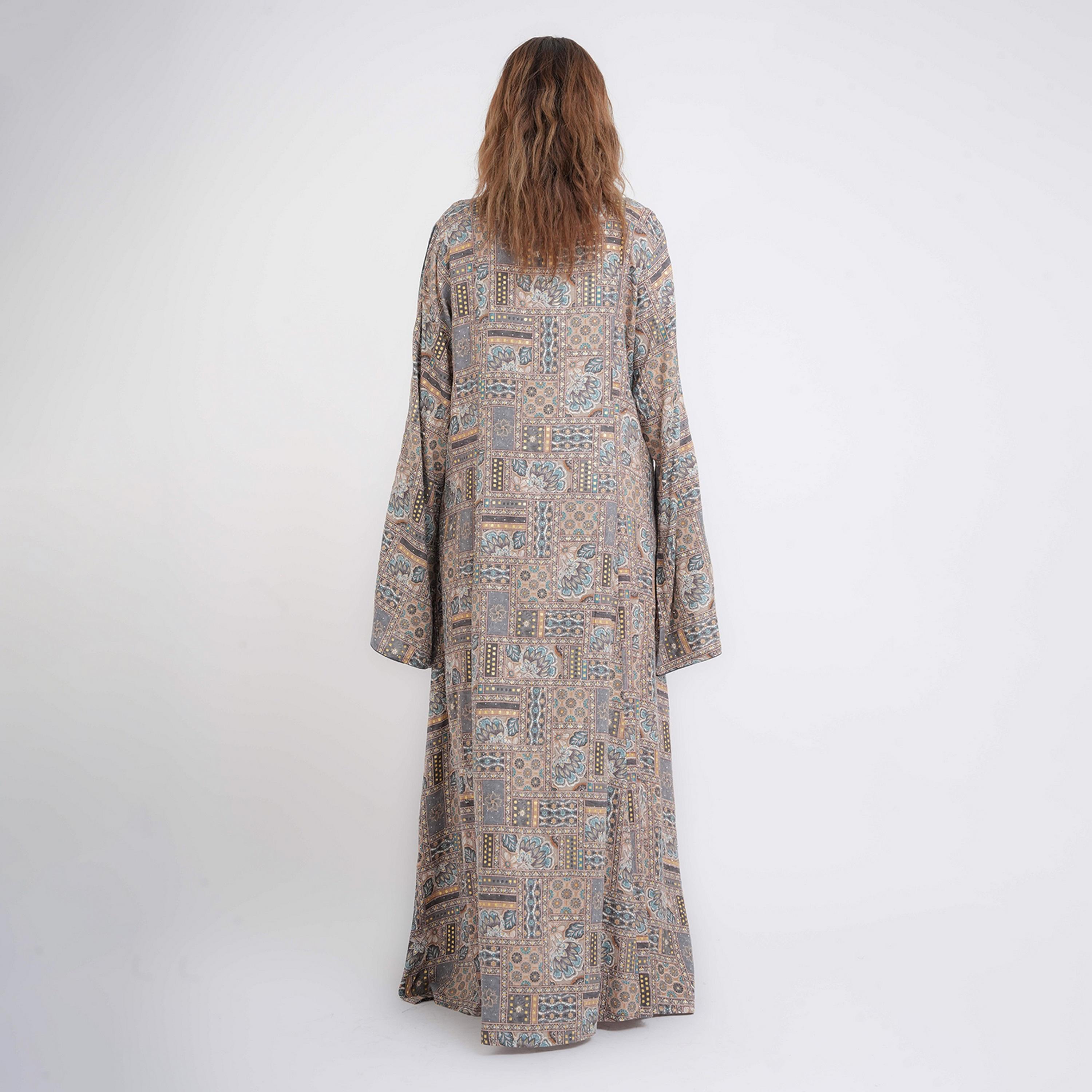 جلابية نسائية بياقة ماندارين وأكمام بفتحة وطبعة هندسية من إككسا-women-arabicclothing-jalabiyas-image-8