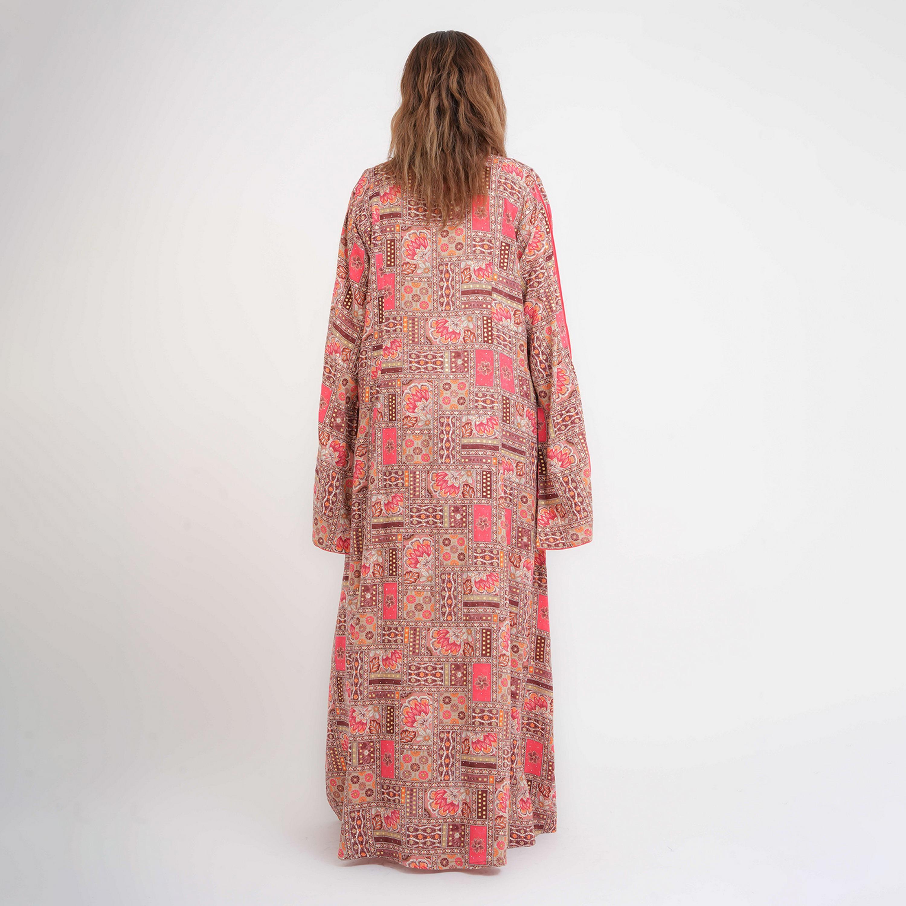 جلابية نسائية بياقة ماندارين وأكمام بفتحة وطبعة هندسية من إككسا-women-arabicclothing-jalabiyas-image-12