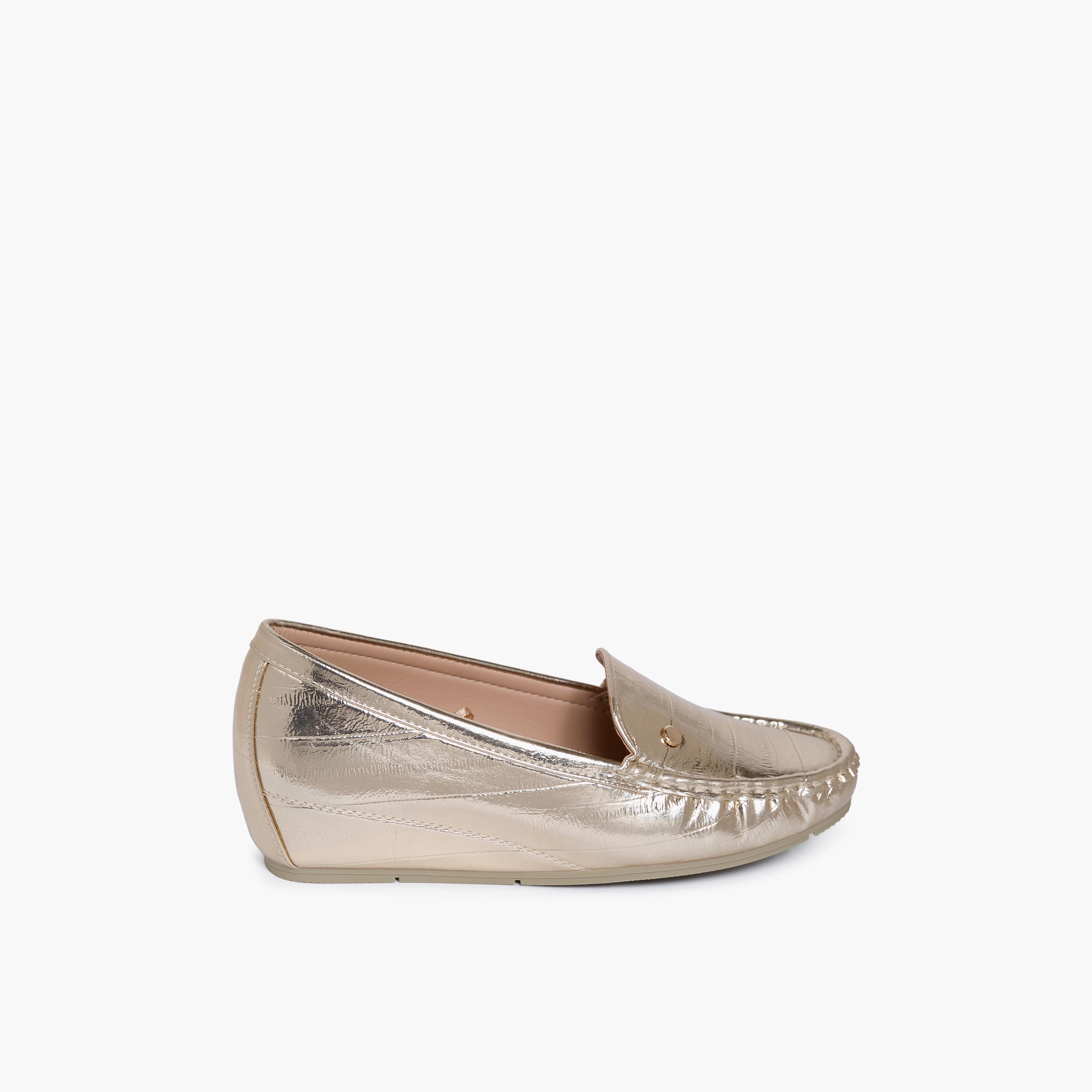 جيومني - حذاء كيلسي1 سهل الارتداء بكعب إسفيني للنساء | J2501-390-GOLD-women-shoes-flats-loafers-image-4