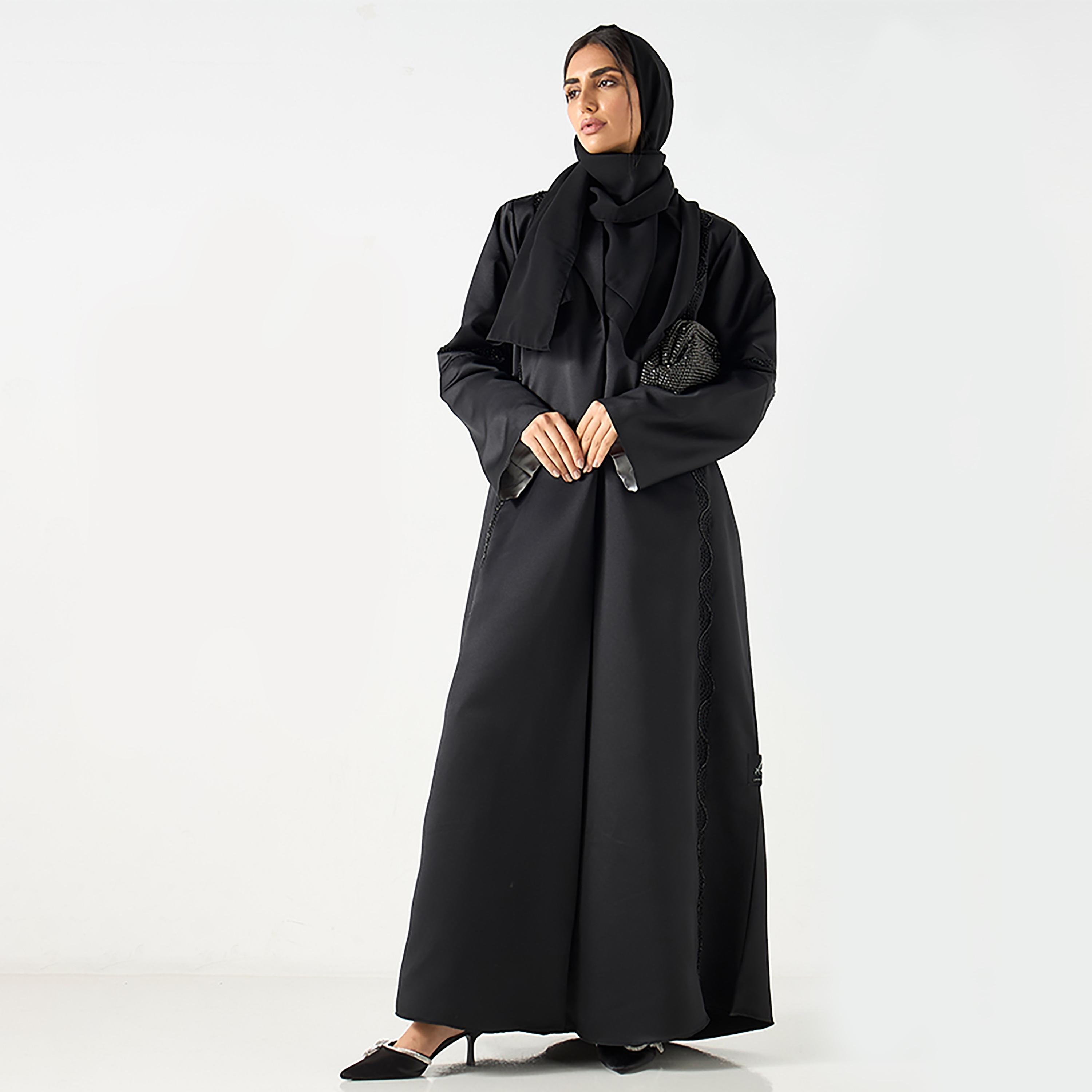 عباية نسائية سوداء من الساتان المزخرف مع حجاب من حديث المدينة-women-arabicclothing-abayas-image-1