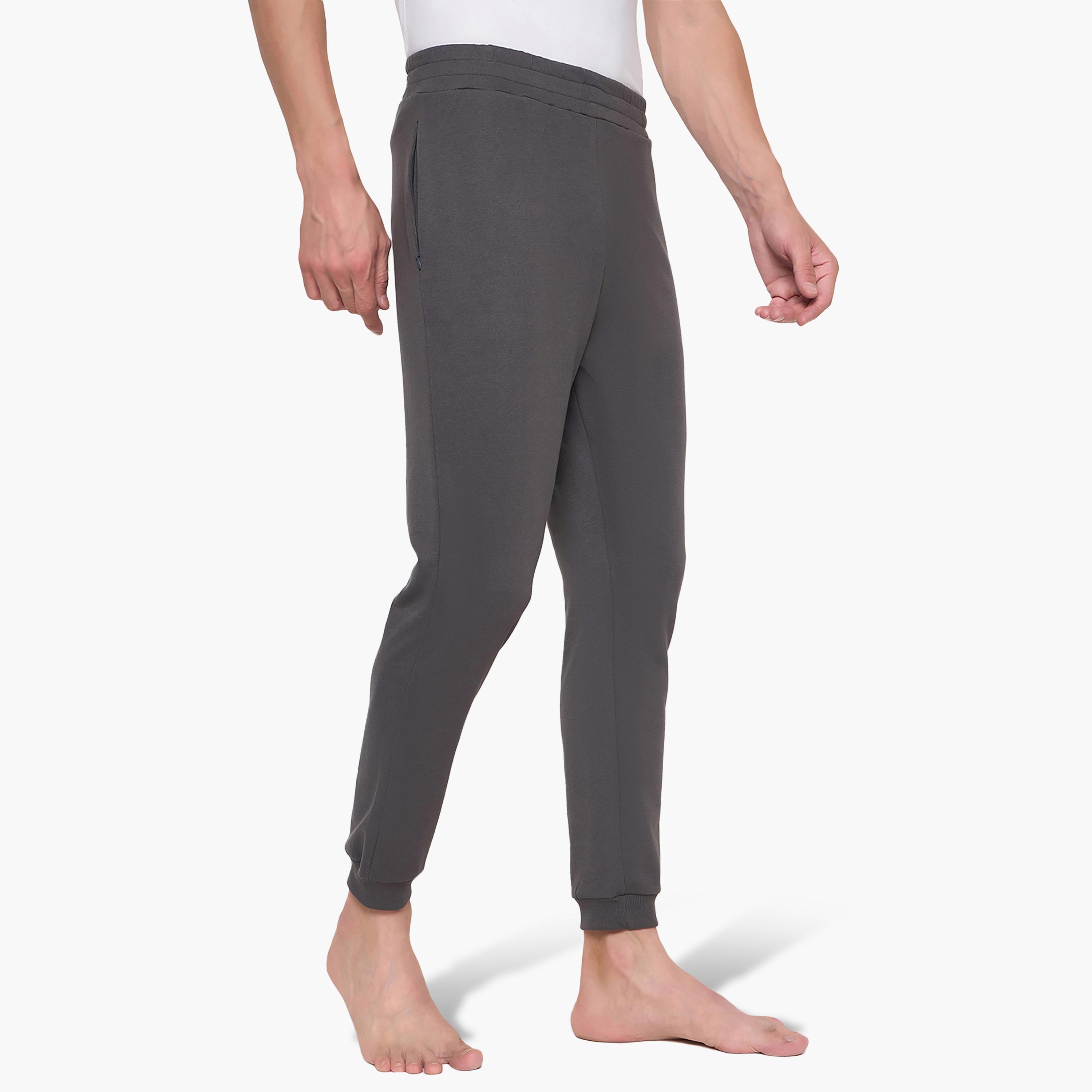 بنطلون جوجر رجالي سادة بخصر مطاطي متوسط الارتفاع من جون بلاير-men-clothing-nightwear-pyjamaandshorts-image-7