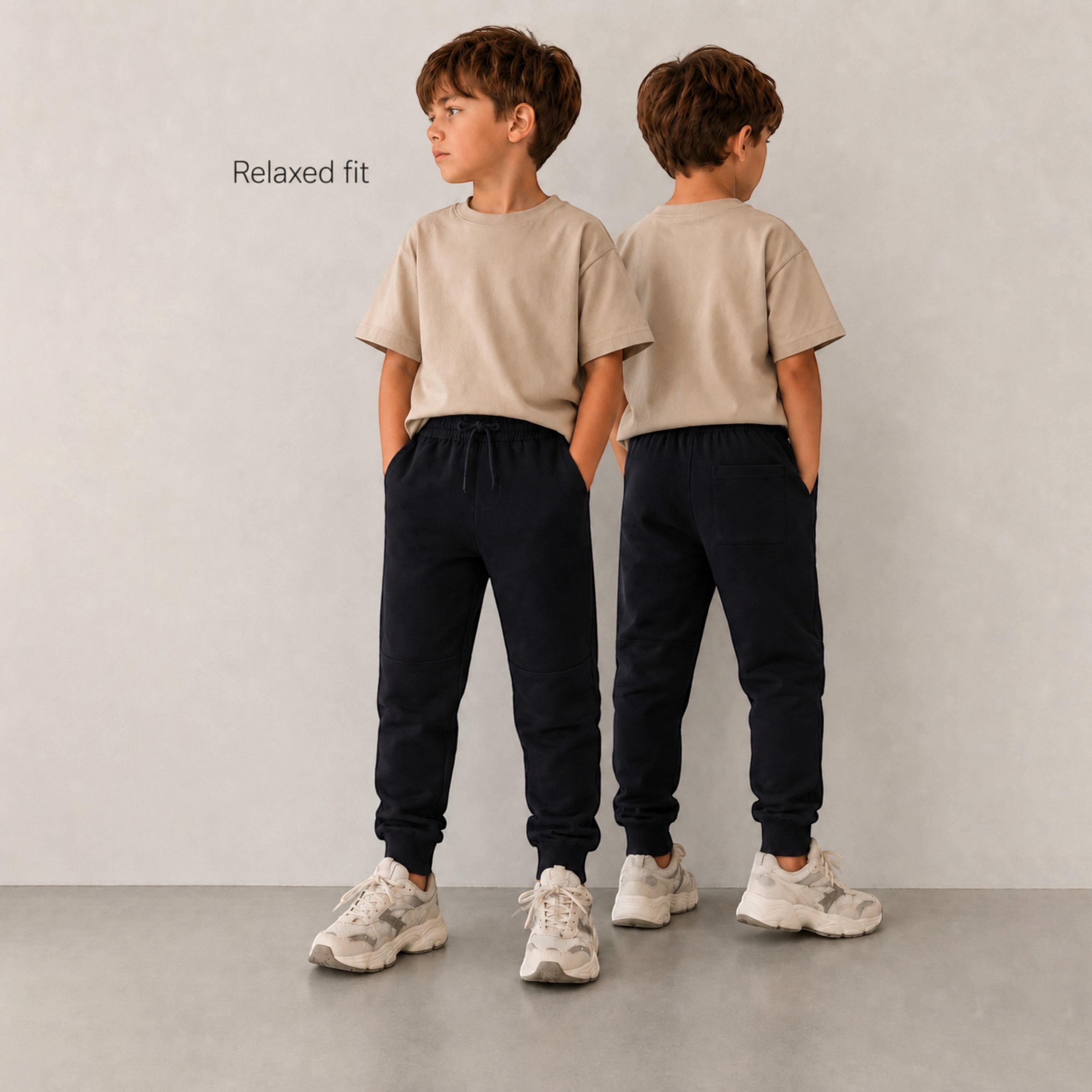 طقم جوجرز قطعة واحدة بخصر مطاطي وحبل ربط سادة من فيكتور وجين-boys-clothing-bottoms-joggersandtrackpants-image-3