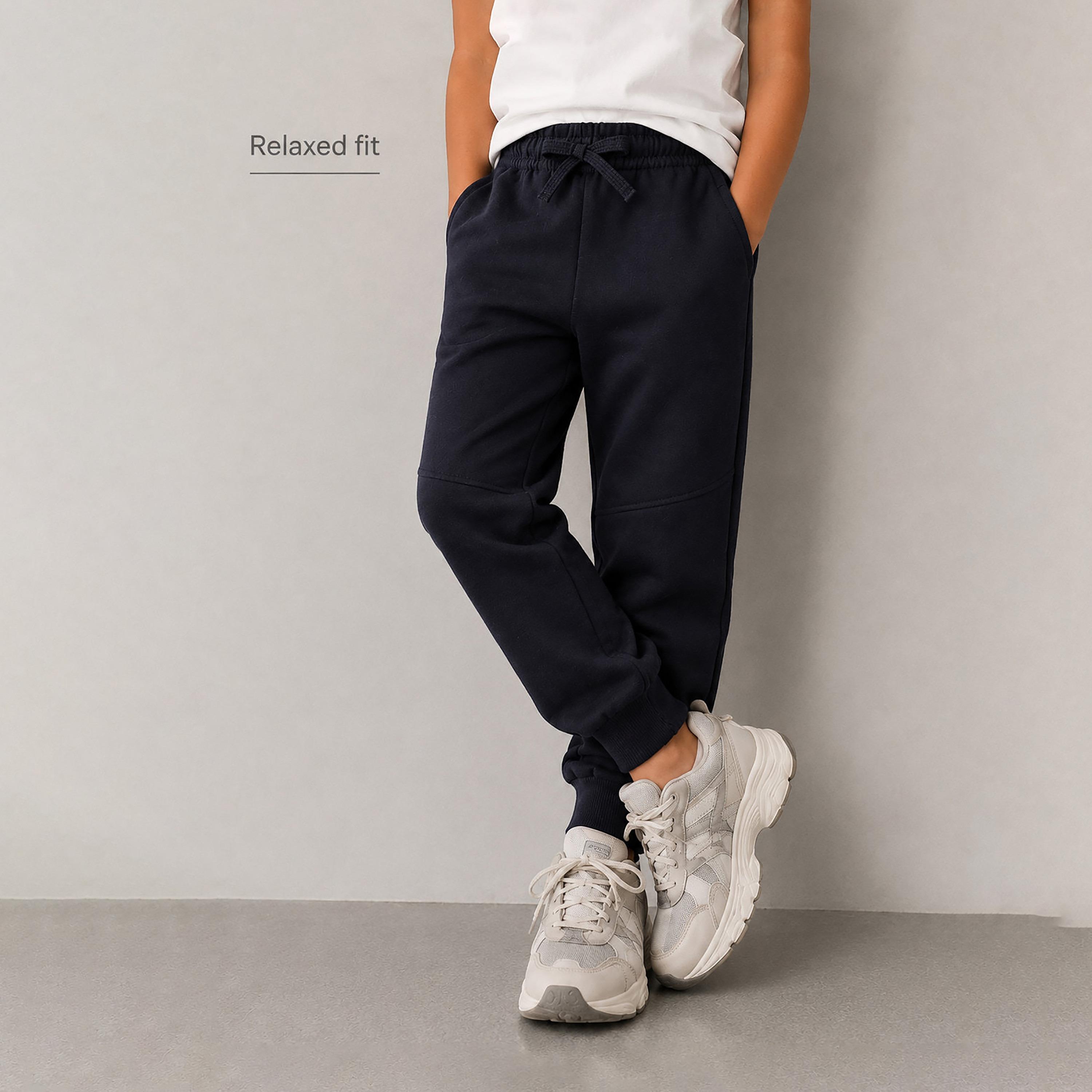 طقم جوجرز قطعة واحدة بخصر مطاطي وحبل ربط سادة من فيكتور وجين-boys-clothing-bottoms-joggersandtrackpants-image-2