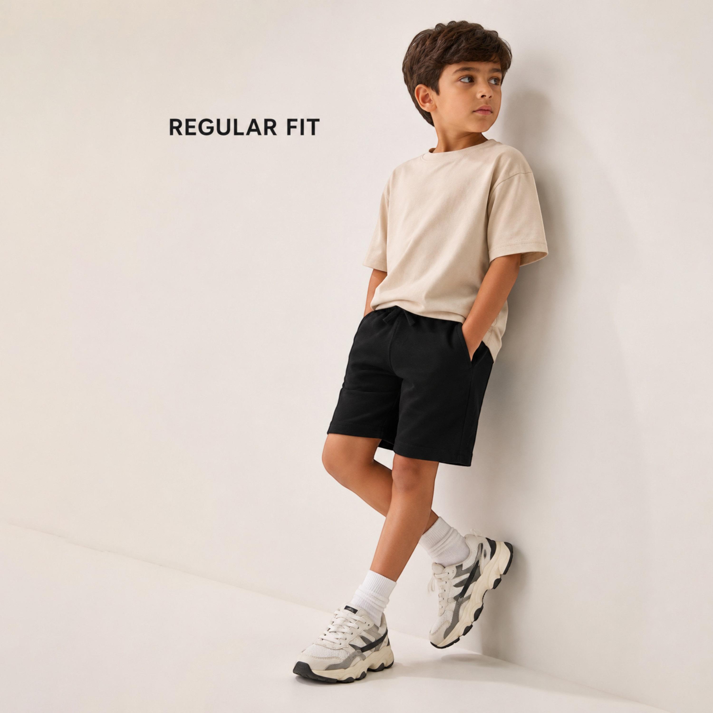شورت سادة بخصر مطاطي وبرباط من فيكتور أند جين-boys-clothing-bottoms-shorts-image-3
