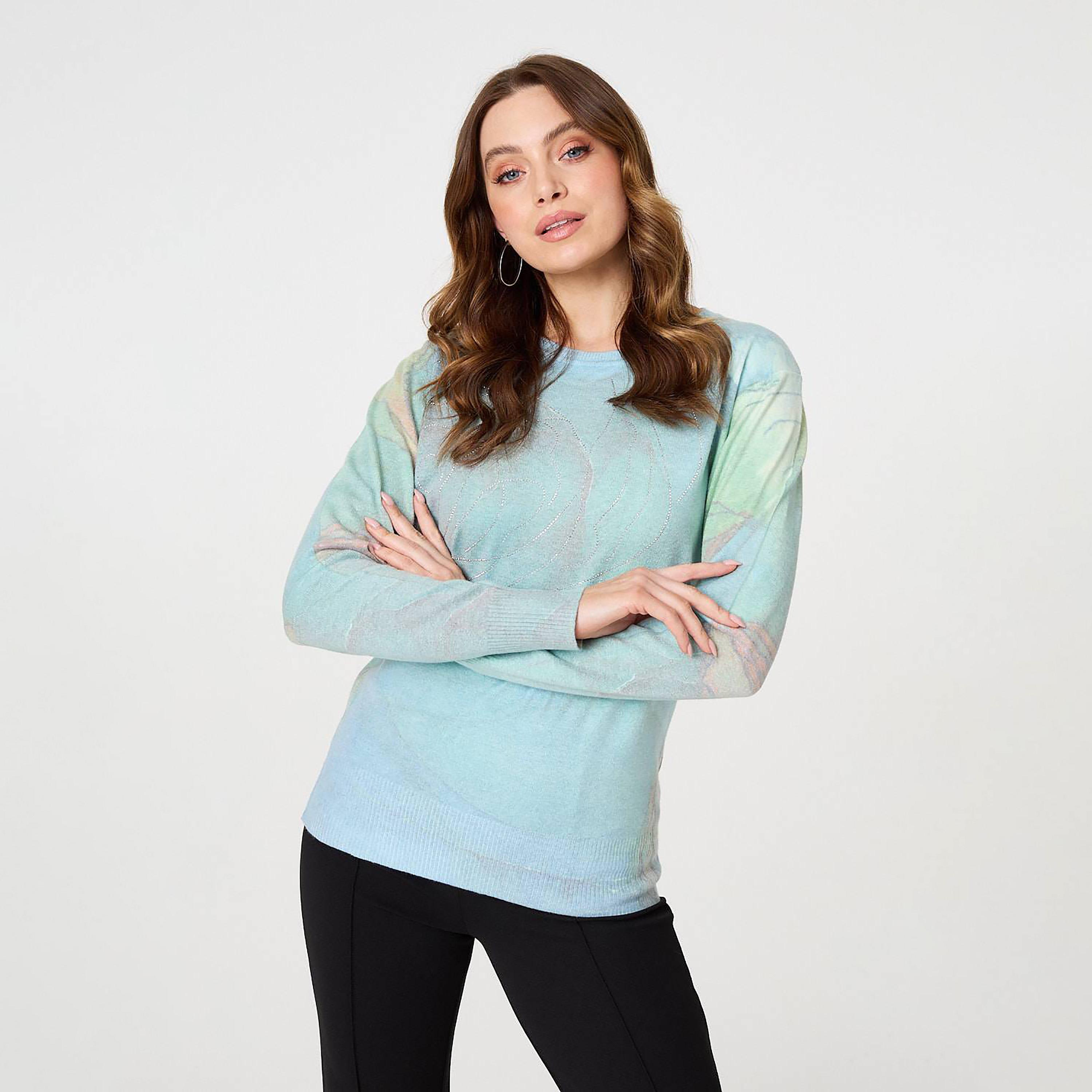 بلوزة "كنيت" تريكو نسائية بطبعة ورود من إيزابيل لندن-women-clothing-shirtsandblouses-blouses-image-1
