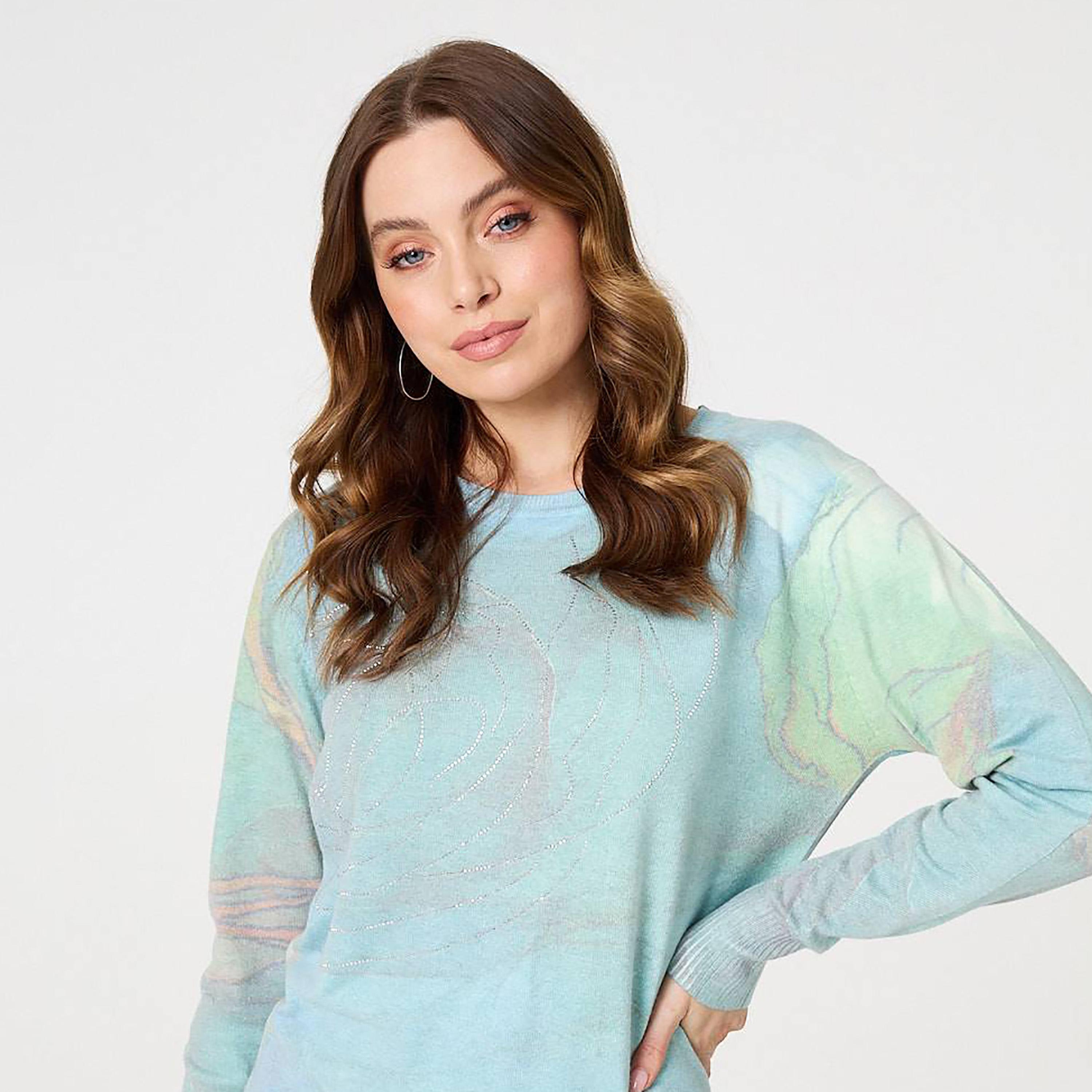 بلوزة "كنيت" تريكو نسائية بطبعة ورود من إيزابيل لندن-women-clothing-shirtsandblouses-blouses-image-4