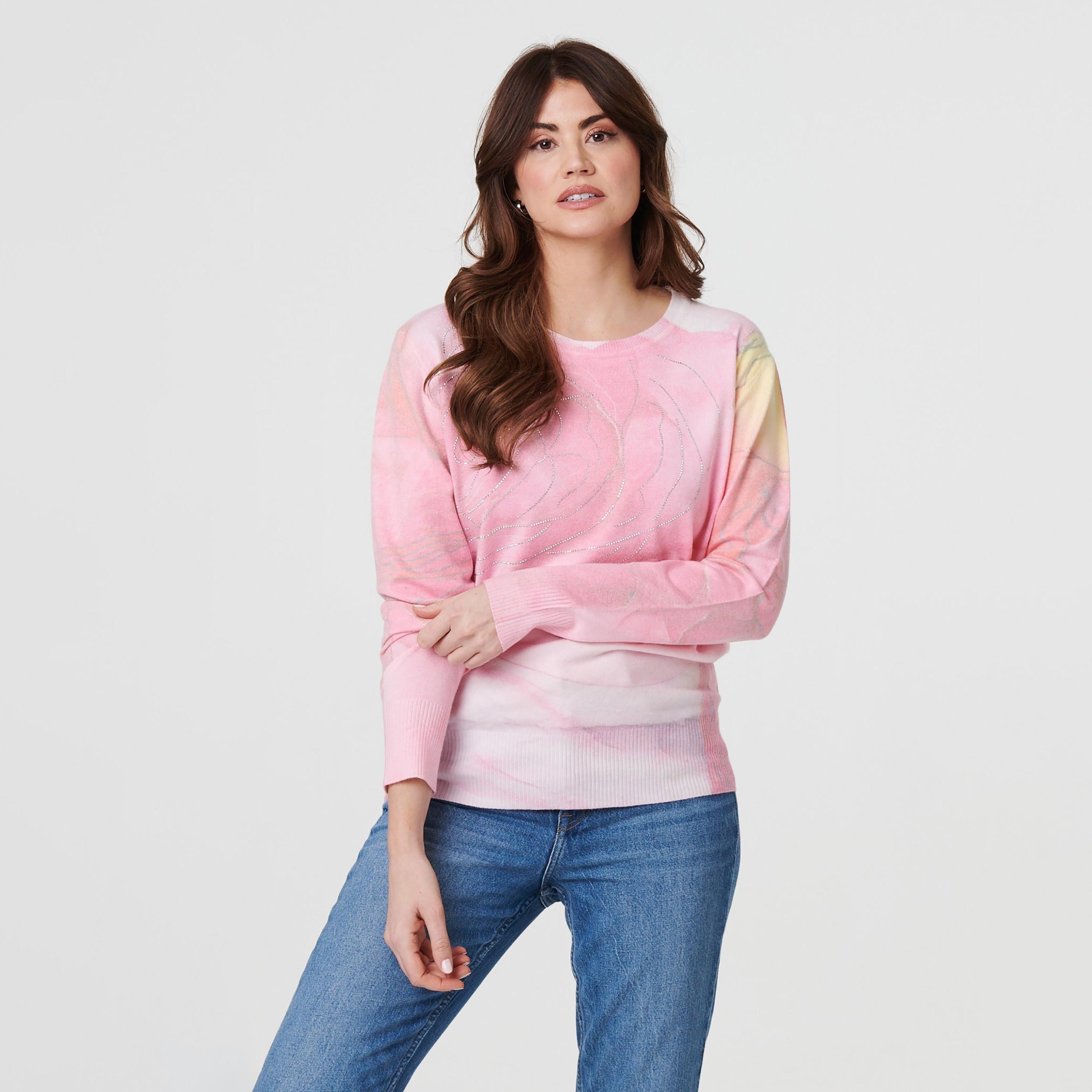 بلوزة "كنيت" تريكو نسائية بطبعة ورود من إيزابيل لندن-women-clothing-shirtsandblouses-blouses-image-5