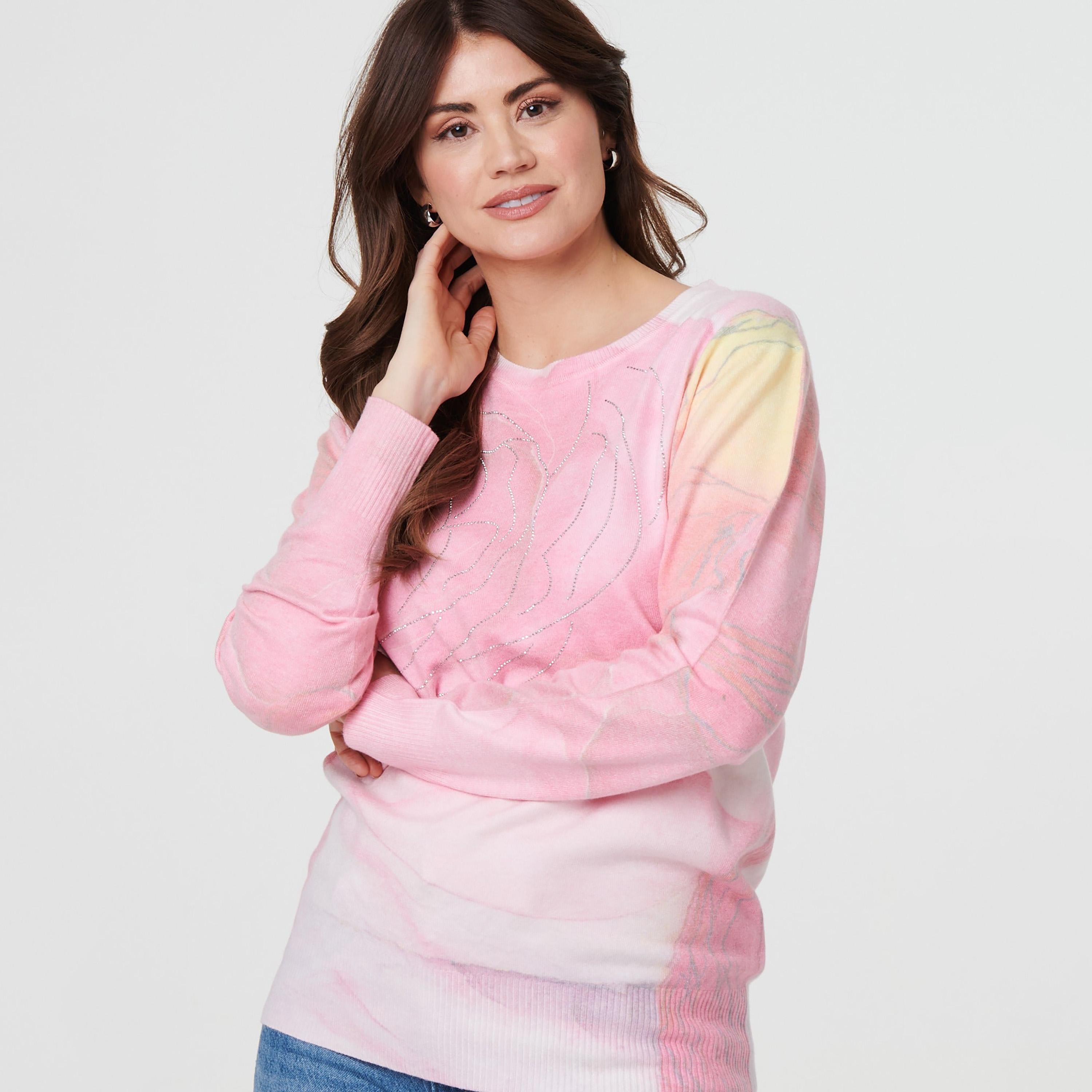 بلوزة "كنيت" تريكو نسائية بطبعة ورود من إيزابيل لندن-women-clothing-shirtsandblouses-blouses-image-8