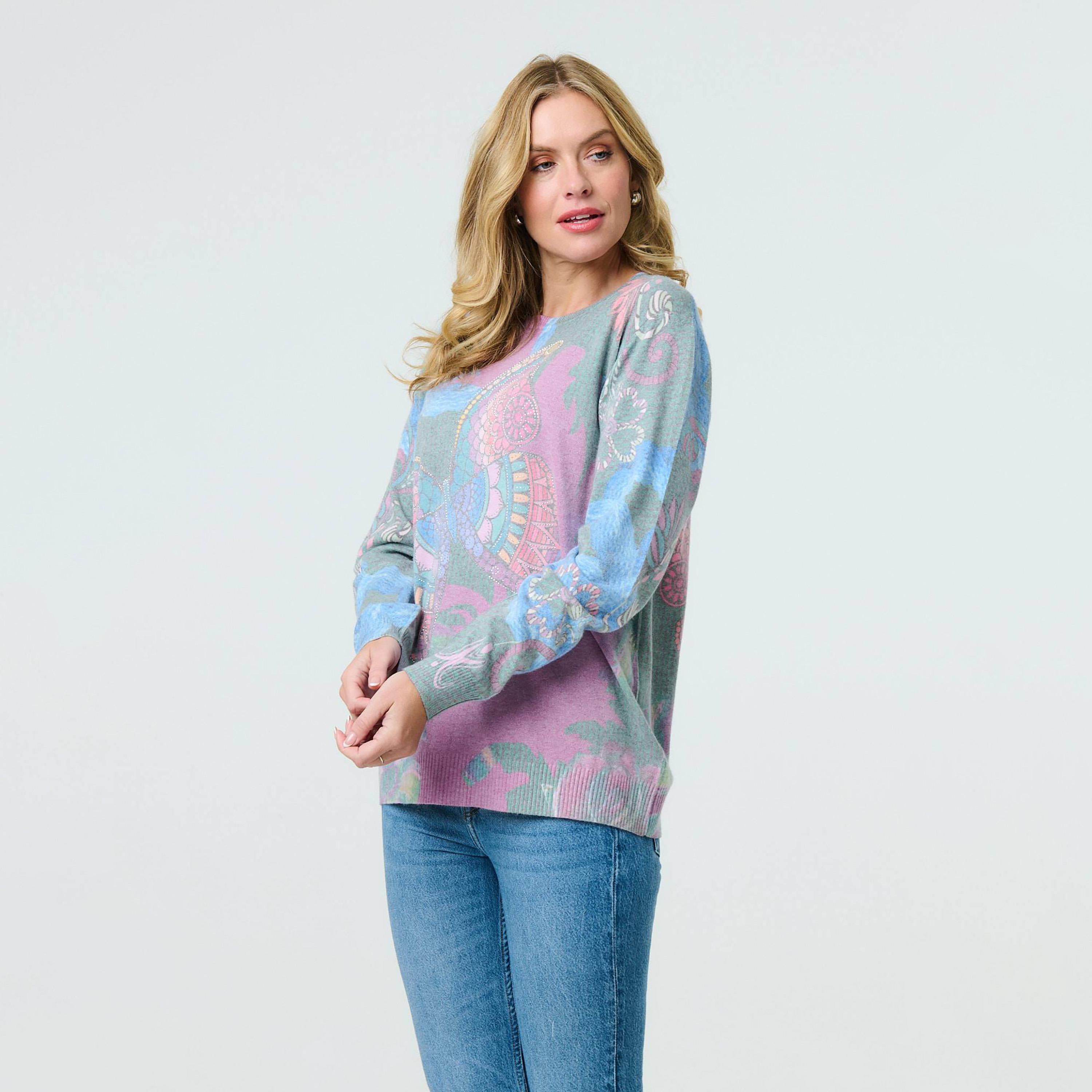 بلوزة "كنيت" تريكو نسائية بطبعة فراشات متعددة الألوان من إيزابيل لندن-women-clothing-shirtsandblouses-blouses-image-1