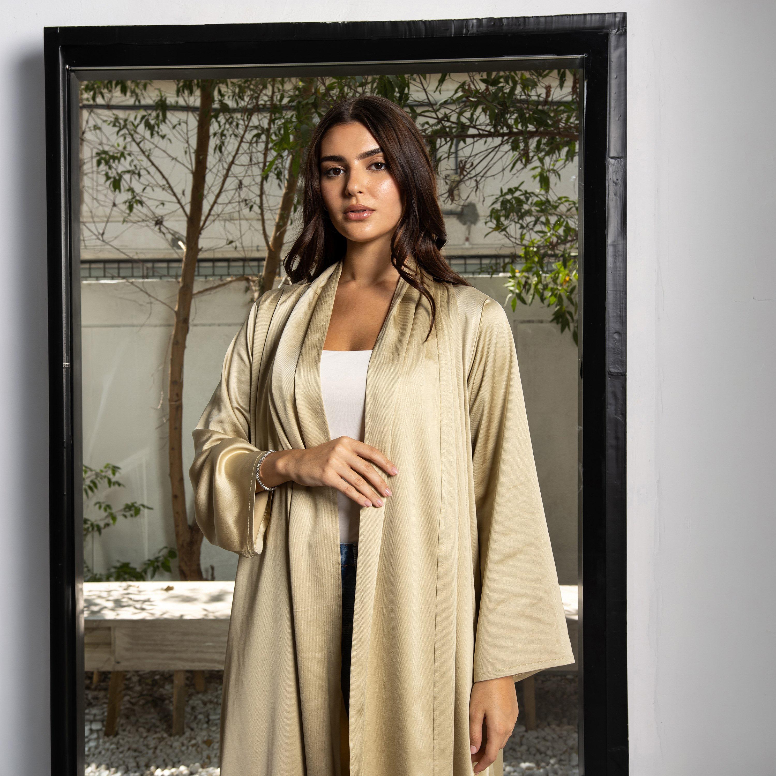 عباية نسائية بقصة فضفاضة (Floowy) قماش ساتان - ذهبي من 10 ديسمبر-women-arabicclothing-abayas-image-2