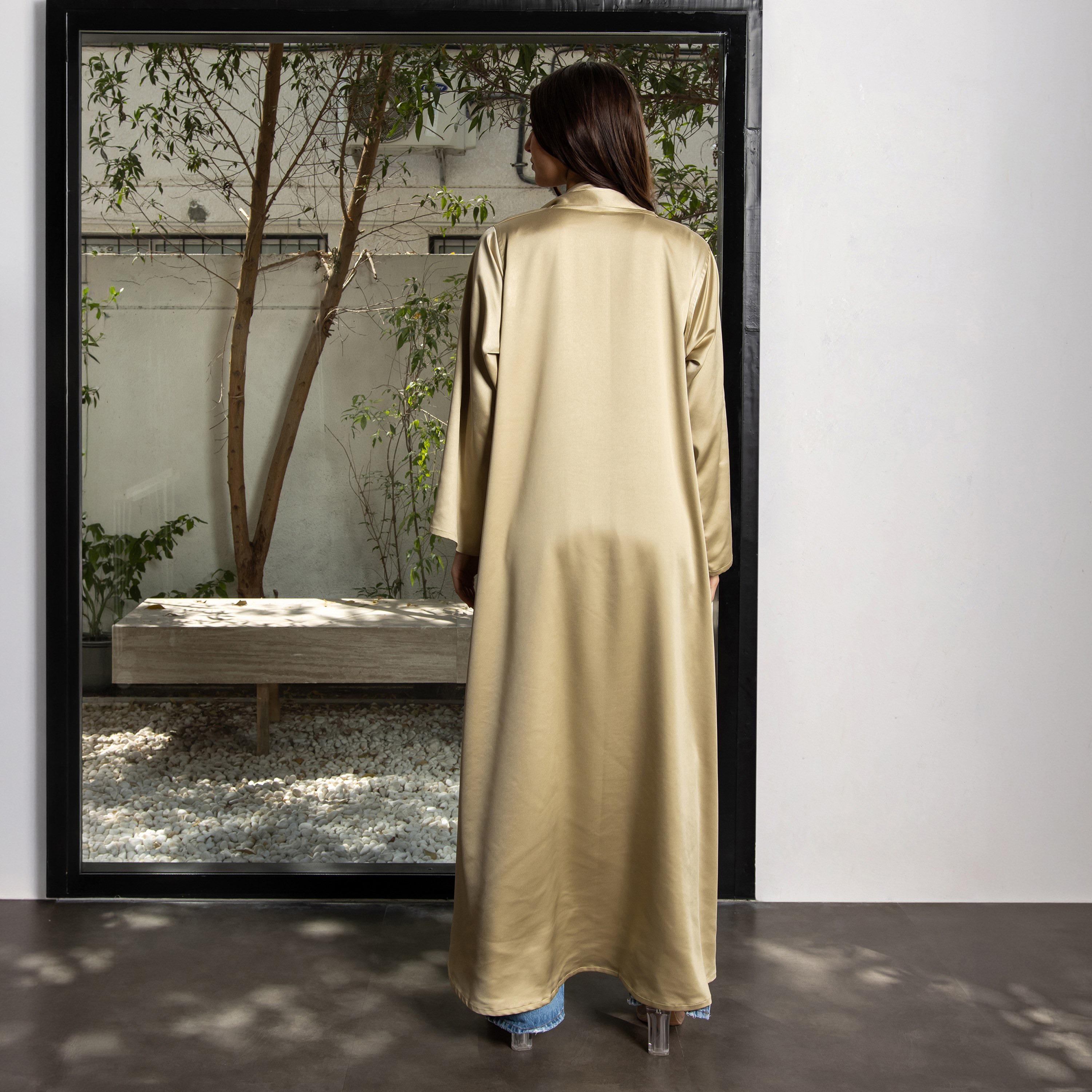 عباية نسائية بقصة فضفاضة (Floowy) قماش ساتان - ذهبي من 10 ديسمبر-women-arabicclothing-abayas-image-4