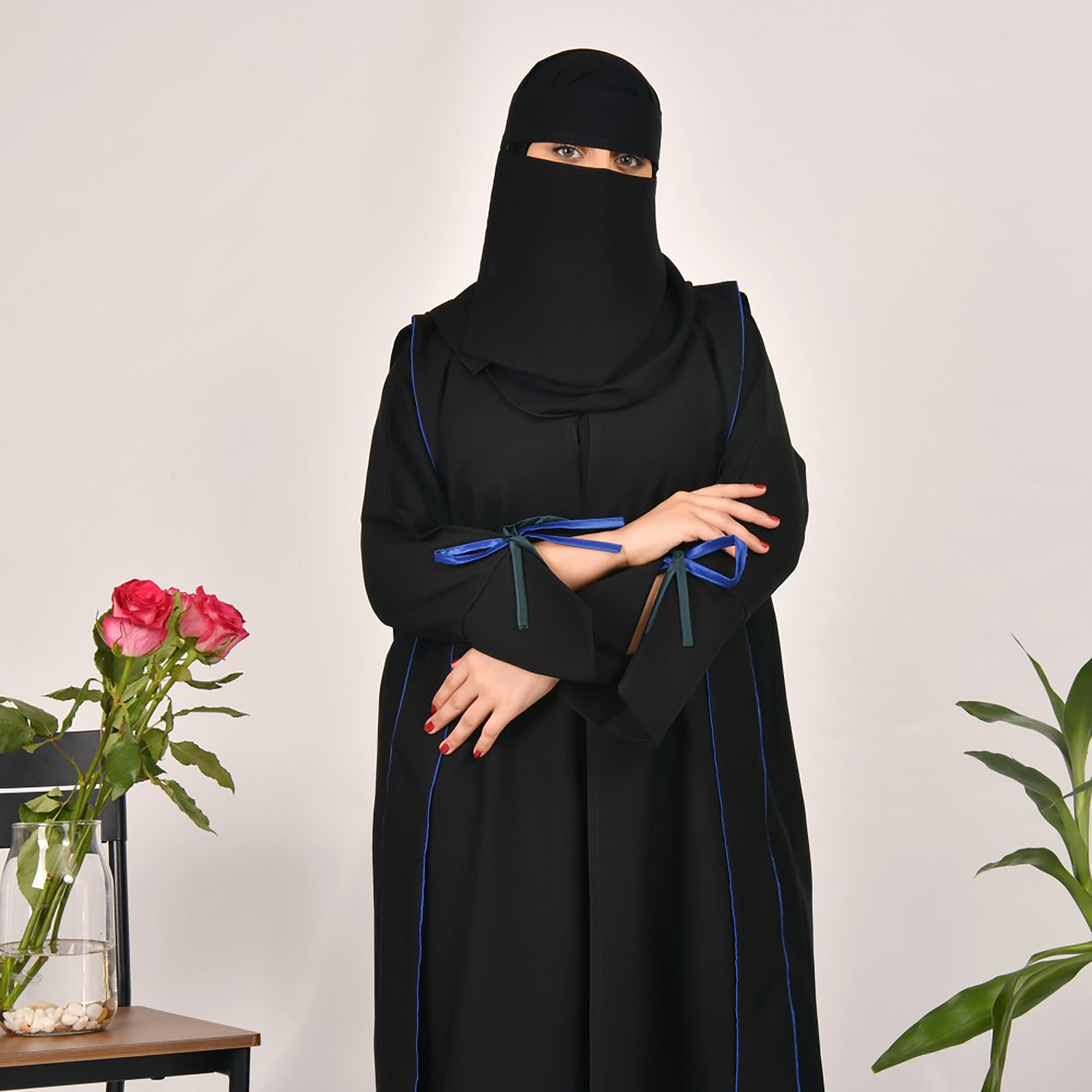 Lamha Stripes Slit Detailed Sleeves Abaya with Hijab-women-arabicclothing-abayas-image-2