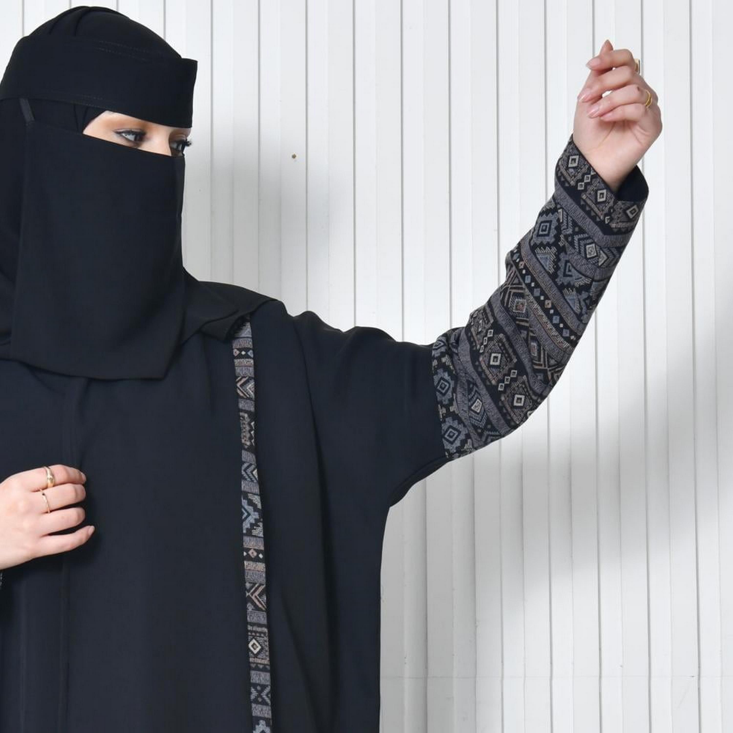 Lamha Black Open-Front Neck Flared Sleeves Crepe Women's Abaya with Hijab-women-arabicclothing-abayas-image-6
