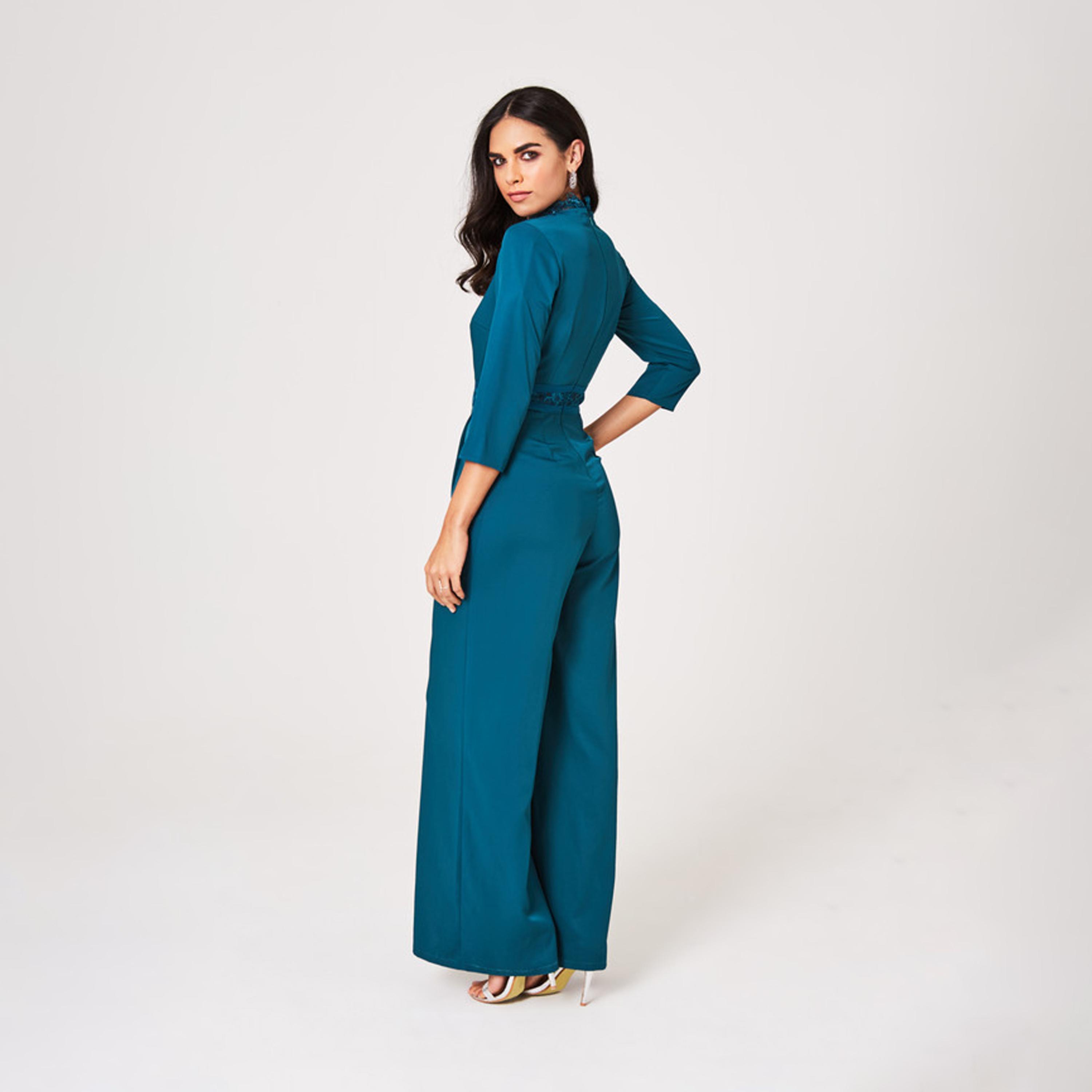 جمبسوت ذو دانتيل مع أكمام طويلة من ليتل ميستريس ساتان-women-clothing-jumpsuits-image-3