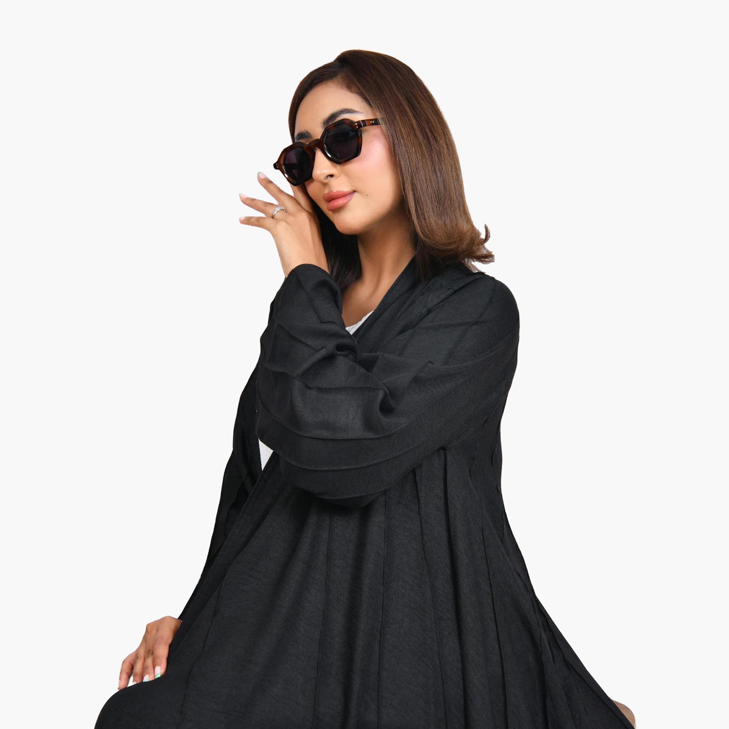 عباية نسائية من الكتان بأكمام واسعة وتفاصيل خياطة سوداء نصف كلوش من بيوند عباية-women-arabicclothing-abayas-image-3