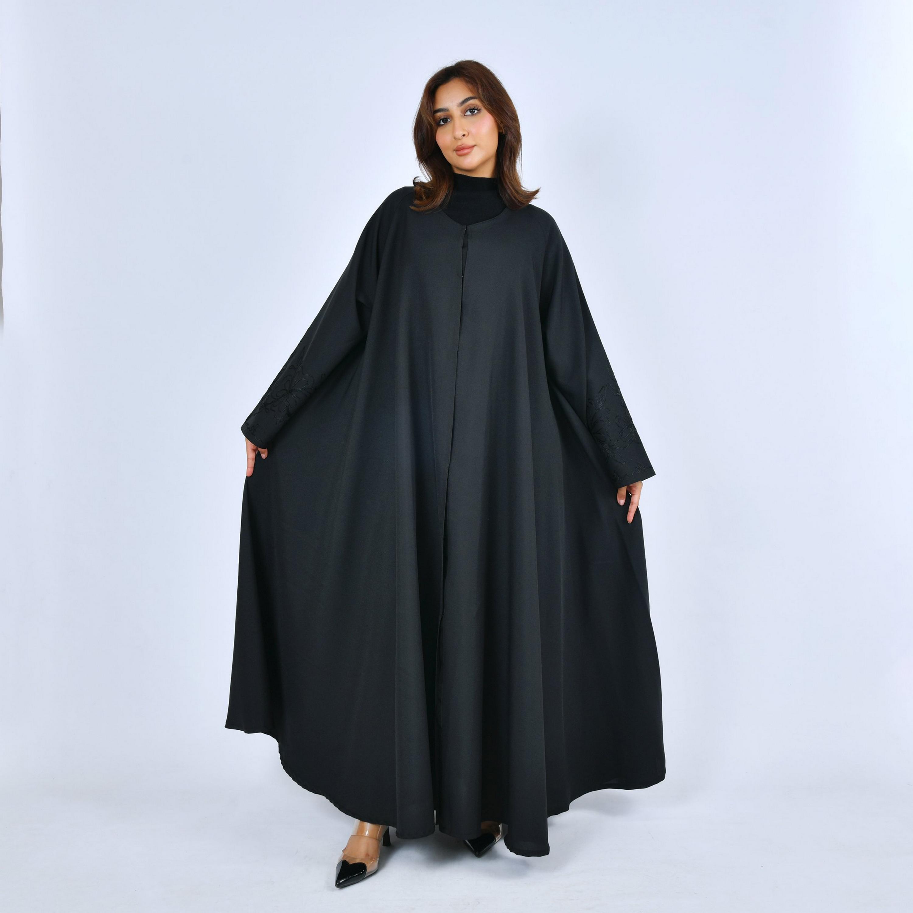 عباية "دبل كلوش" كتان بأكمام مطرزة نسائية - أسود من لمحة-women-arabicclothing-abayas-image-1