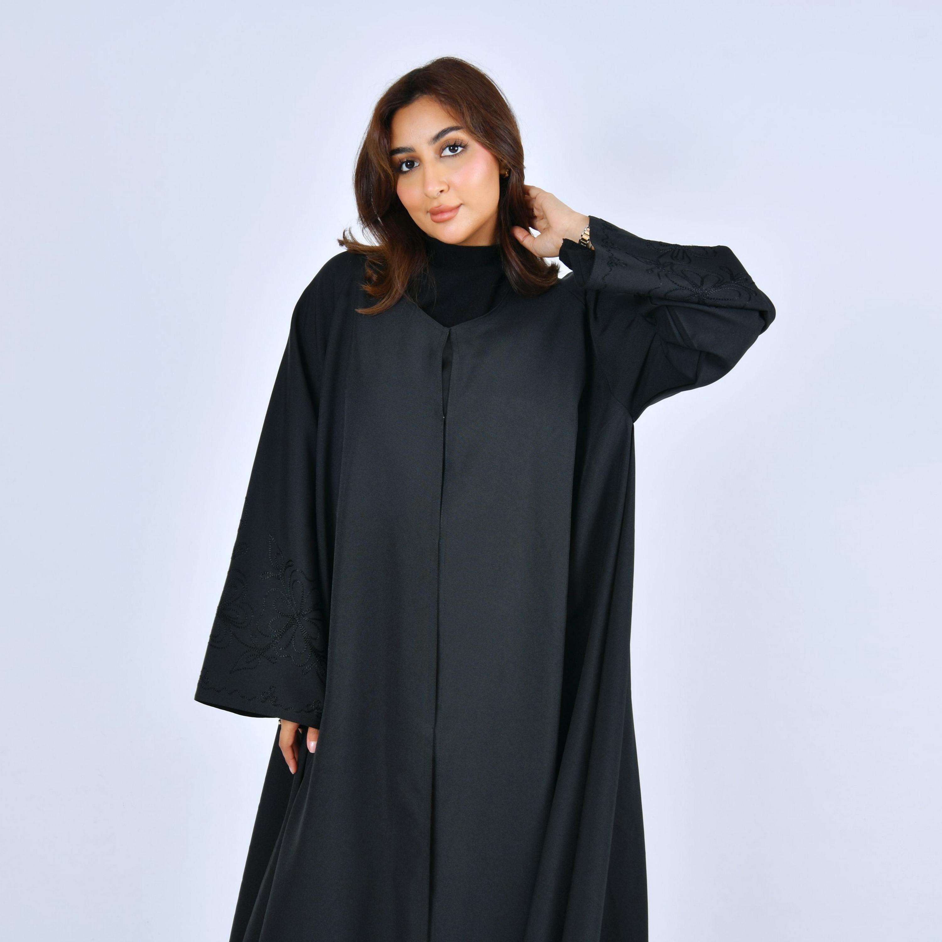 عباية "دبل كلوش" كتان بأكمام مطرزة نسائية - أسود من لمحة-women-arabicclothing-abayas-image-2