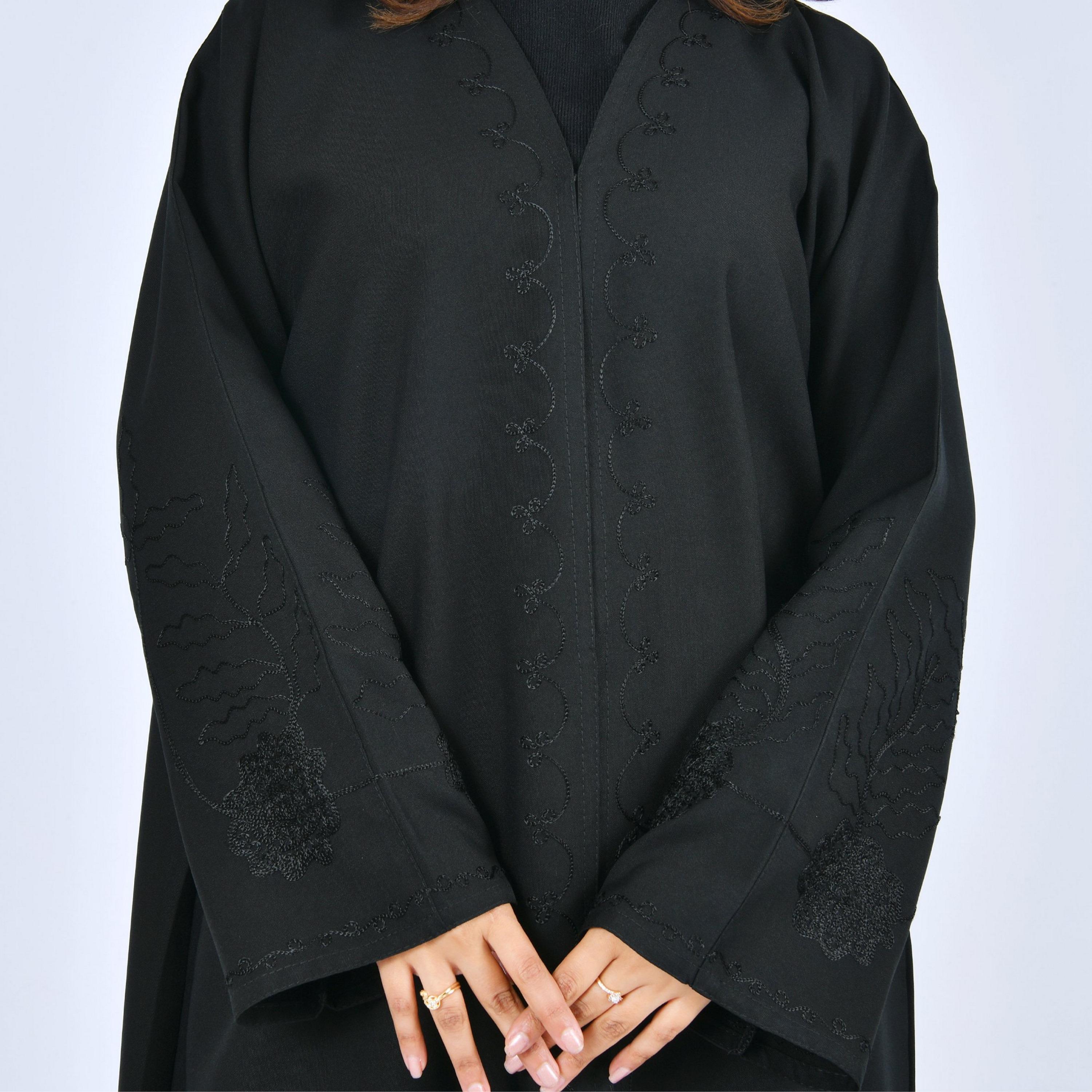 عباية كتان بأكمام واسعة مطرزة نسائية - أسود من لمحة-women-arabicclothing-abayas-image-3