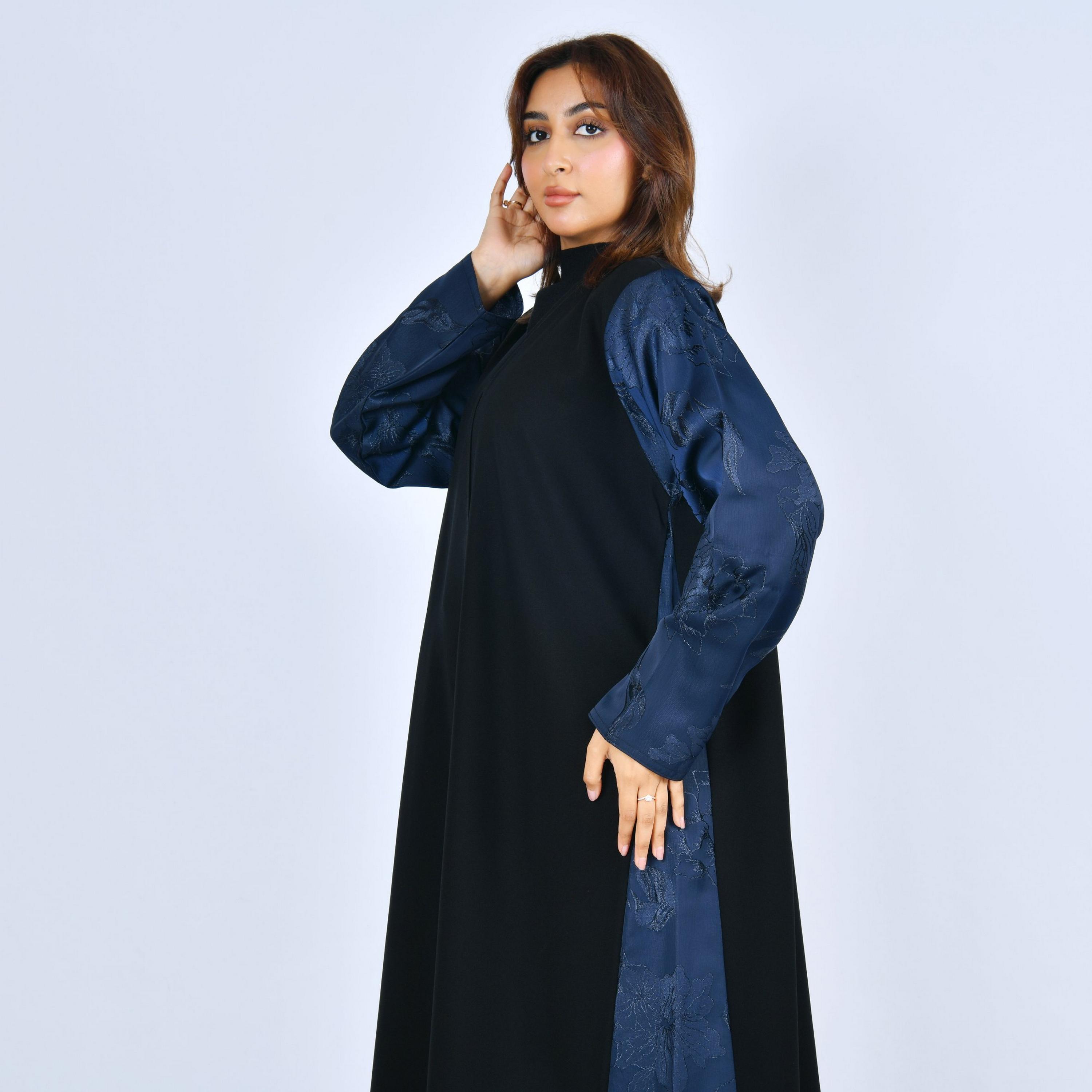 Lamha Black Jacquard Floral Dual Tone Contrast Sleeves Linen Women's Abaya-women-arabicclothing-abayas-image-3