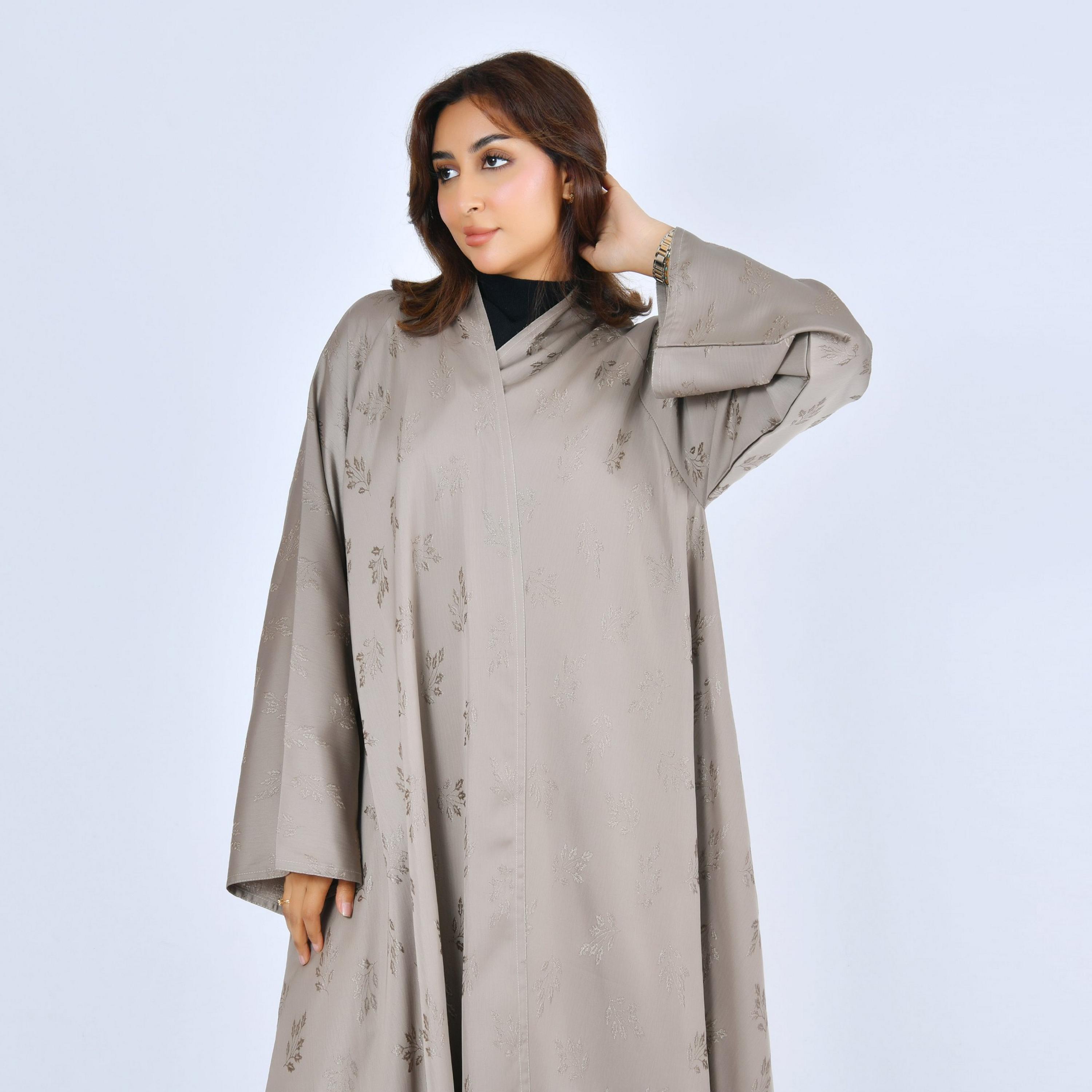 عباية بقصة "كلوش" حرير بأكمام واسعة ونقشة "جاكارد ليف" نسائية - رمادي من لمحة-women-arabicclothing-abayas-image-3