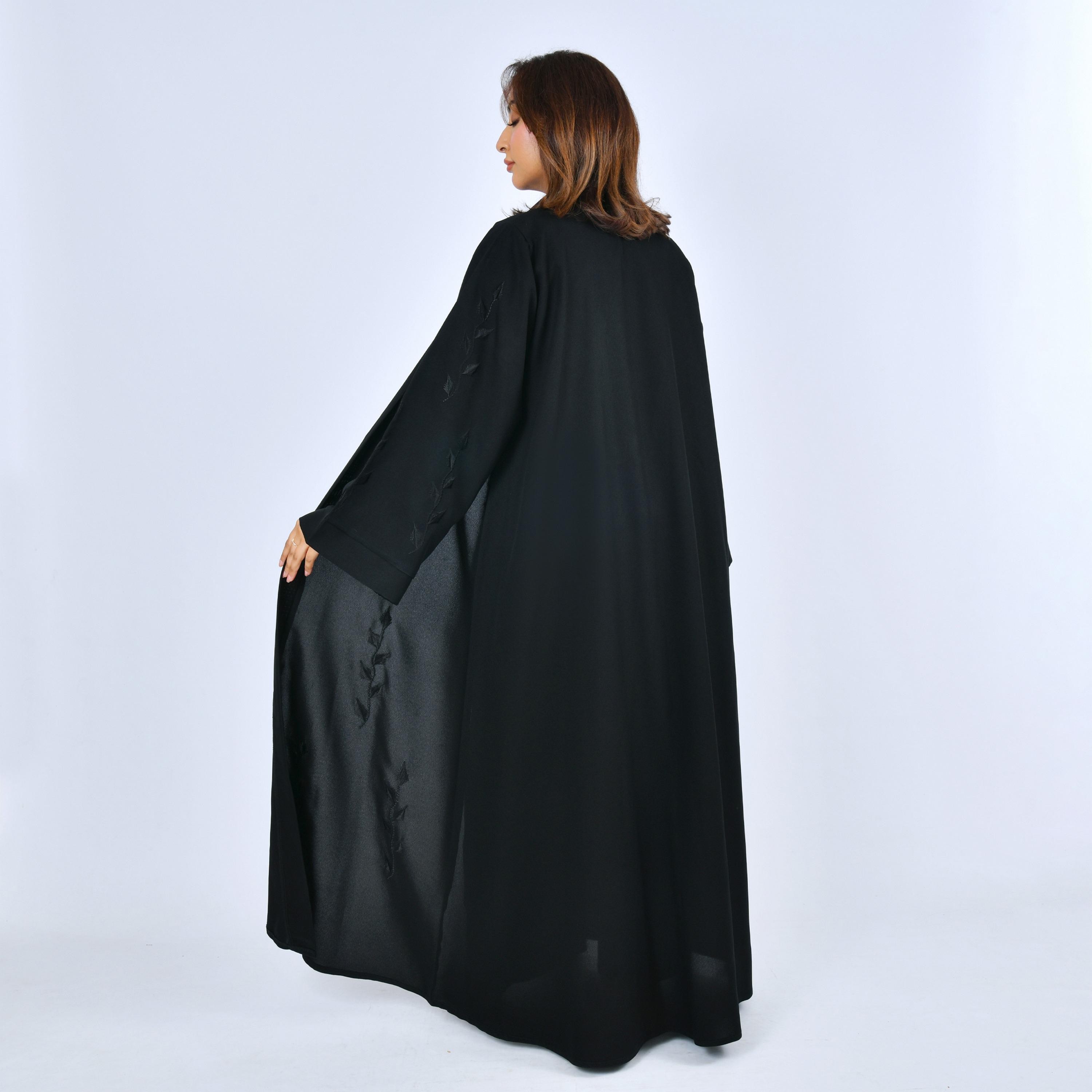 عباية بقصة "كلوش" كتان بأكمام واسعة وتطريز "ليف" نسائية - أسود من لمحة-women-arabicclothing-abayas-image-4