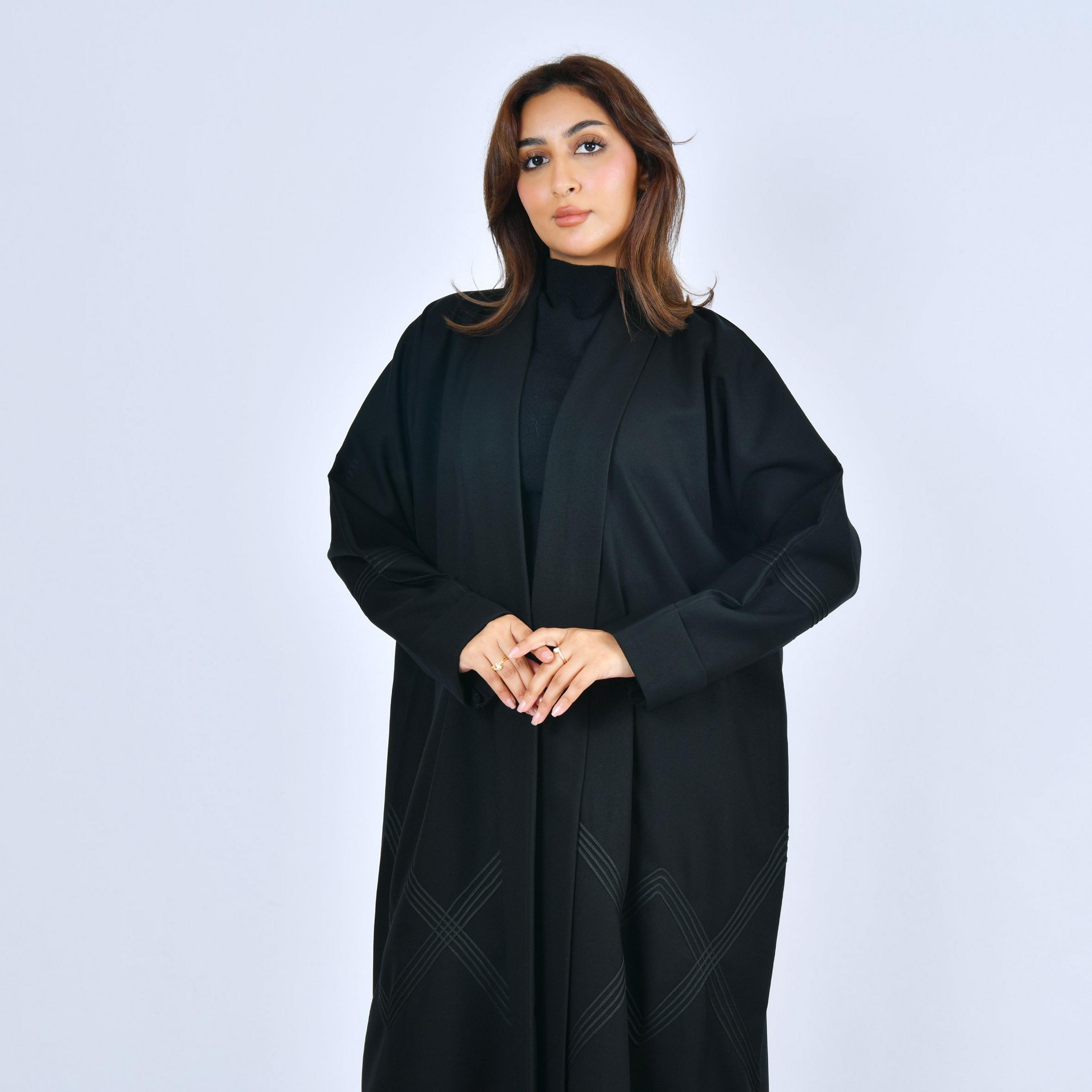 عباية بقصة "مغربي ستايل" كتان بتفاصيل "ستيتش لاين" نسائية - أسود من لمحة-women-arabicclothing-abayas-image-3