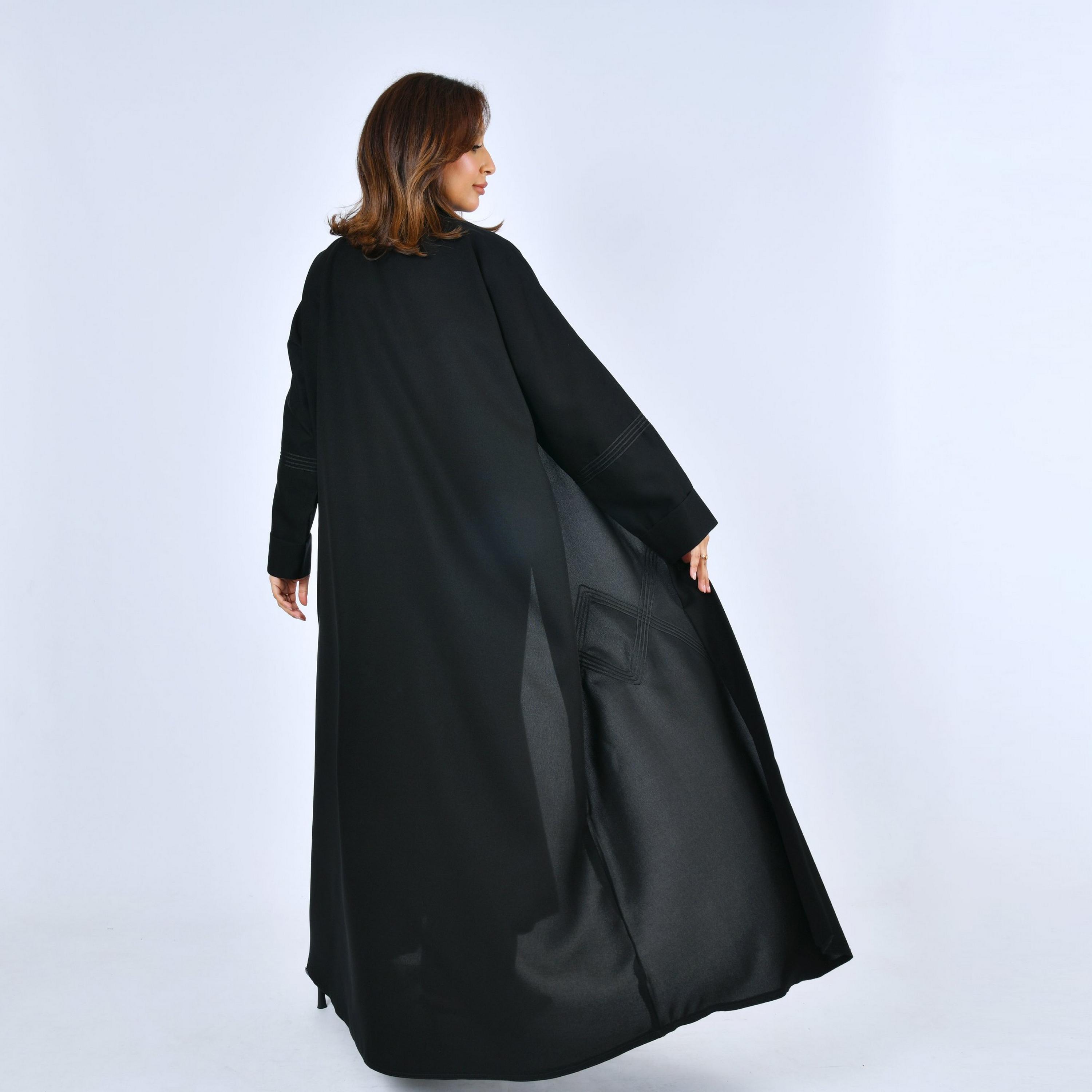 عباية بقصة "مغربي ستايل" كتان بتفاصيل "ستيتش لاين" نسائية - أسود من لمحة-women-arabicclothing-abayas-image-5