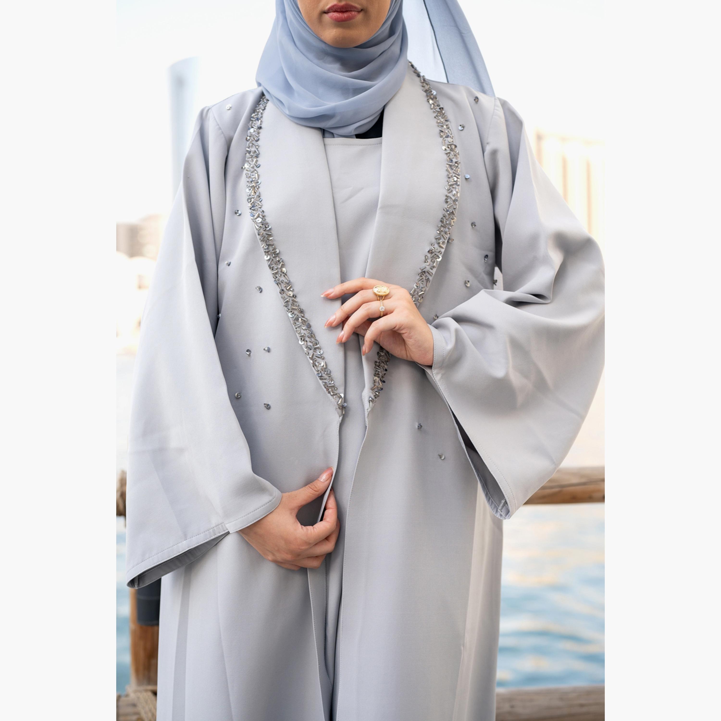 نخبه عباية مع الحجاب ومزينة بالترتر والكريستال-women-arabicclothing-abayas-image-2