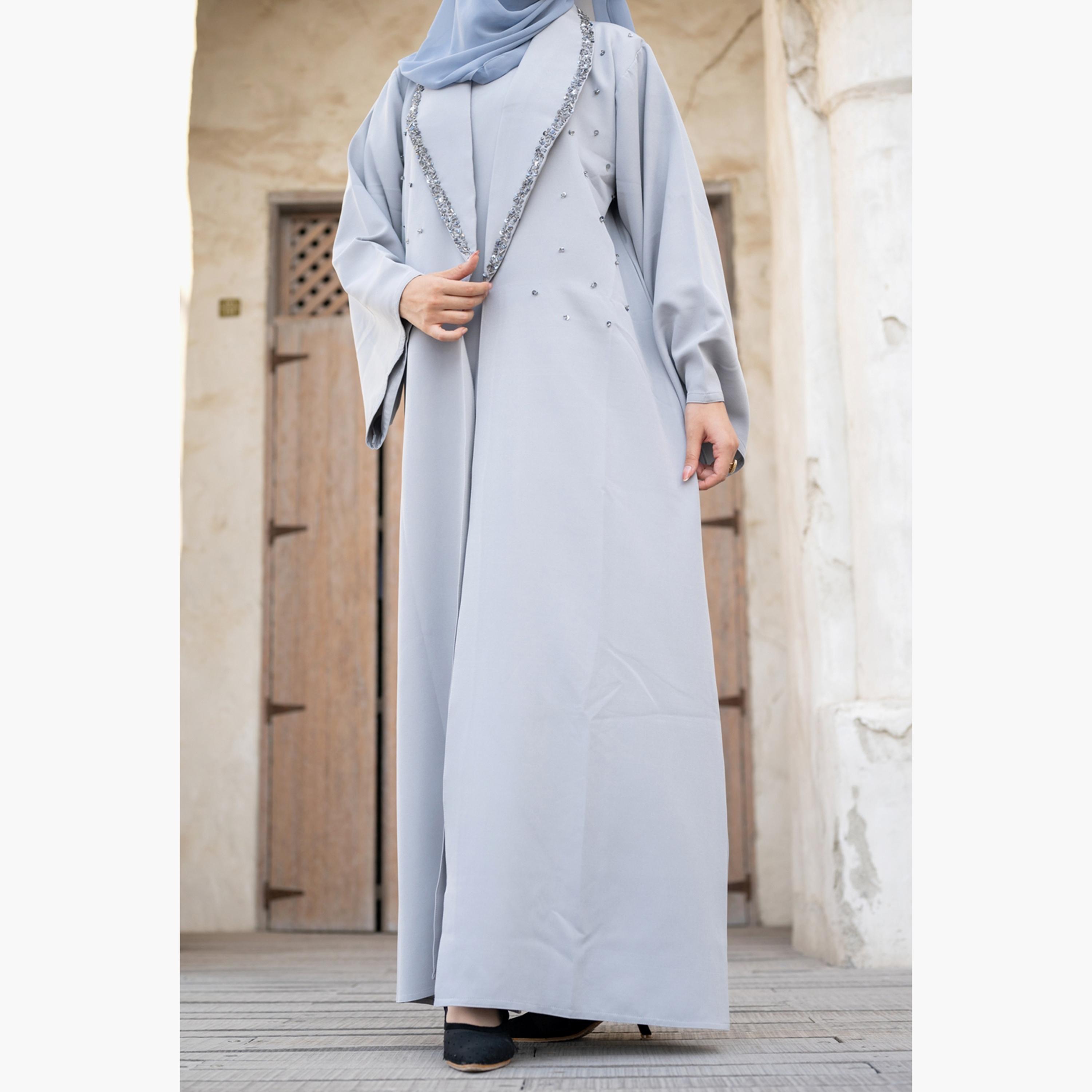 نخبه عباية مع الحجاب ومزينة بالترتر والكريستال-women-arabicclothing-abayas-image-4