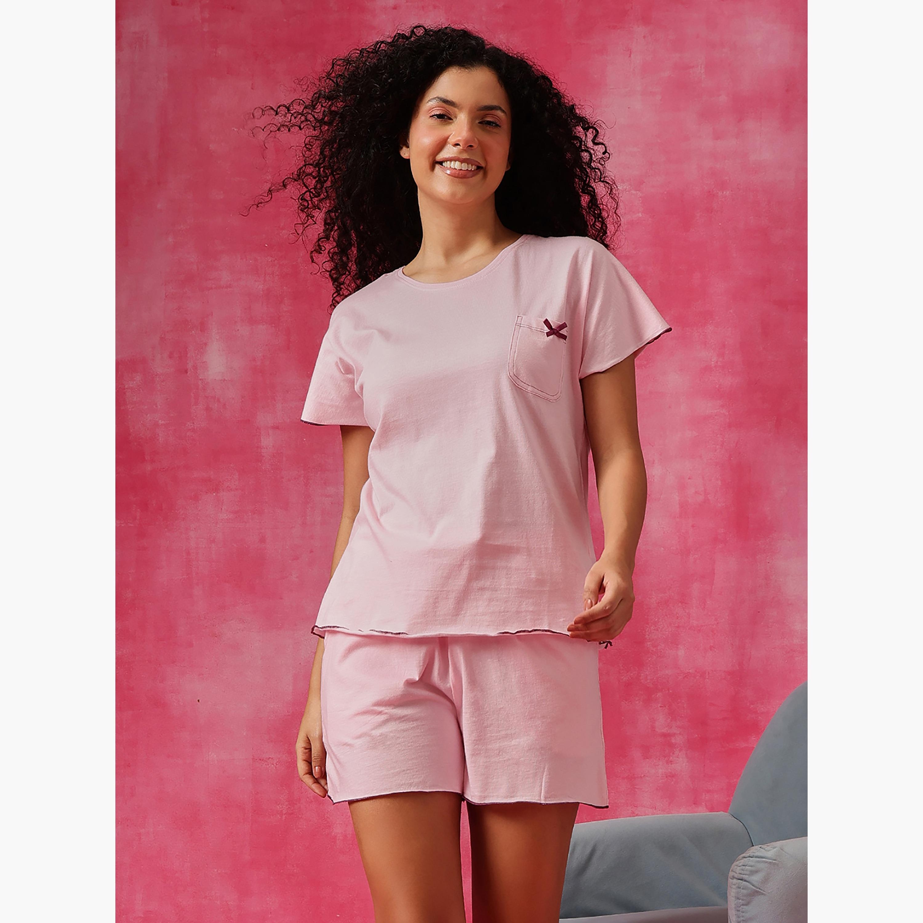 طقم توب وشورت "شيك بيسك" - 100% قطن وردي فاتح من كلوفيا-women-clothing-nightwear-pyjamas-shortsets-image-7
