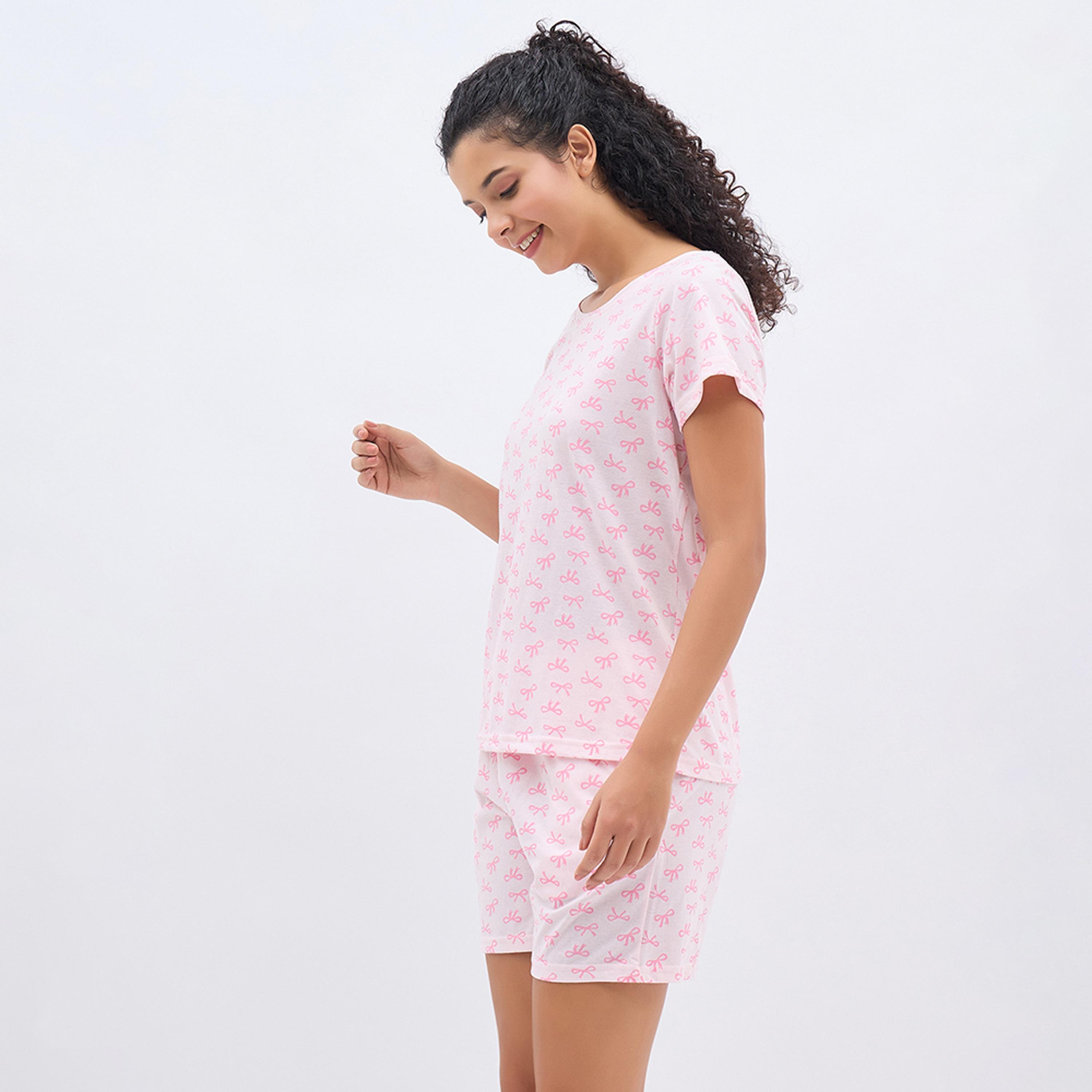 طقم توب وشورت بطبعة فيونكة - 100% قطن وردي فاتح من كلوفيا-women-clothing-nightwear-pyjamas-shortsets-image-5