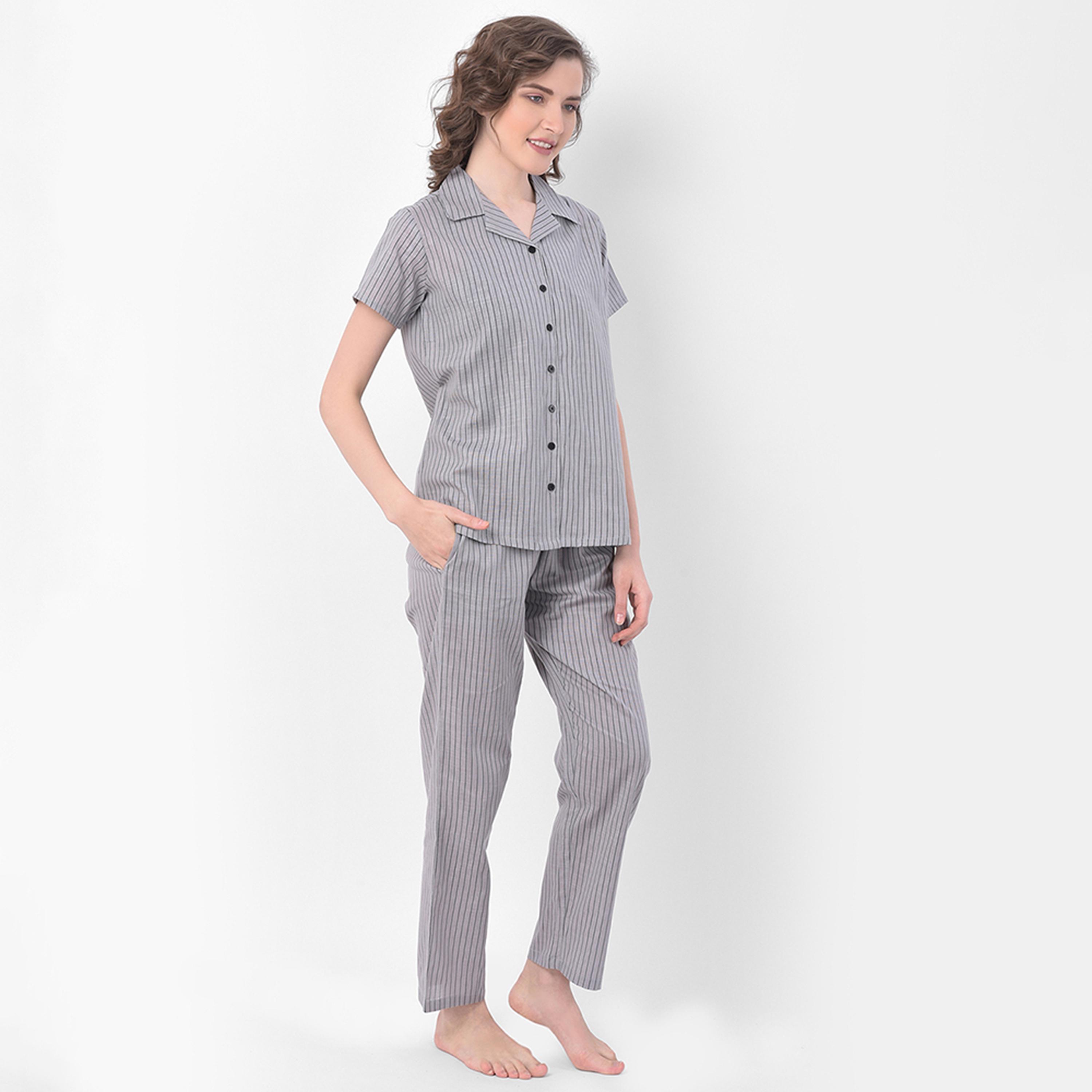 طقم قميص وبيجامة بأزرار بطبعة خطوط - ريون رمادي من كلوفيا-women-clothing-nightwear-pyjamas-longsets-image-3