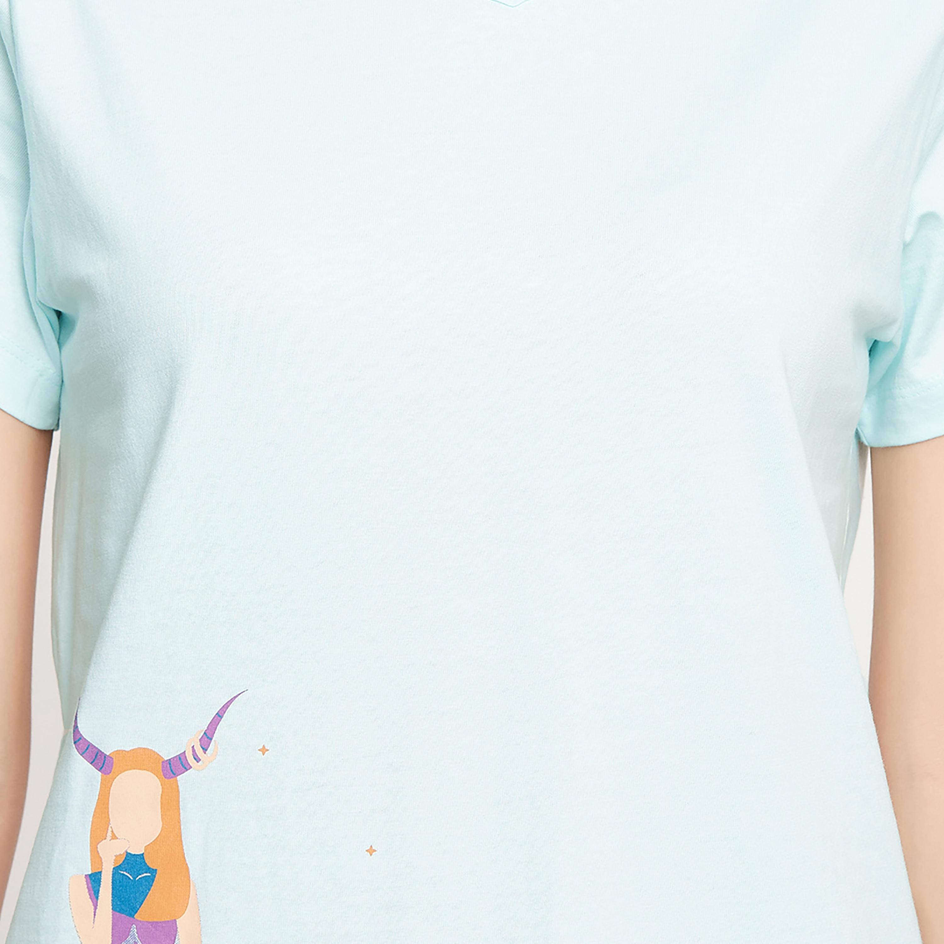 Clovia Set of Graphic V-Neck T-Shirt with Shorts-women-clothing-nightwear-pyjamas-longsets-image-4
