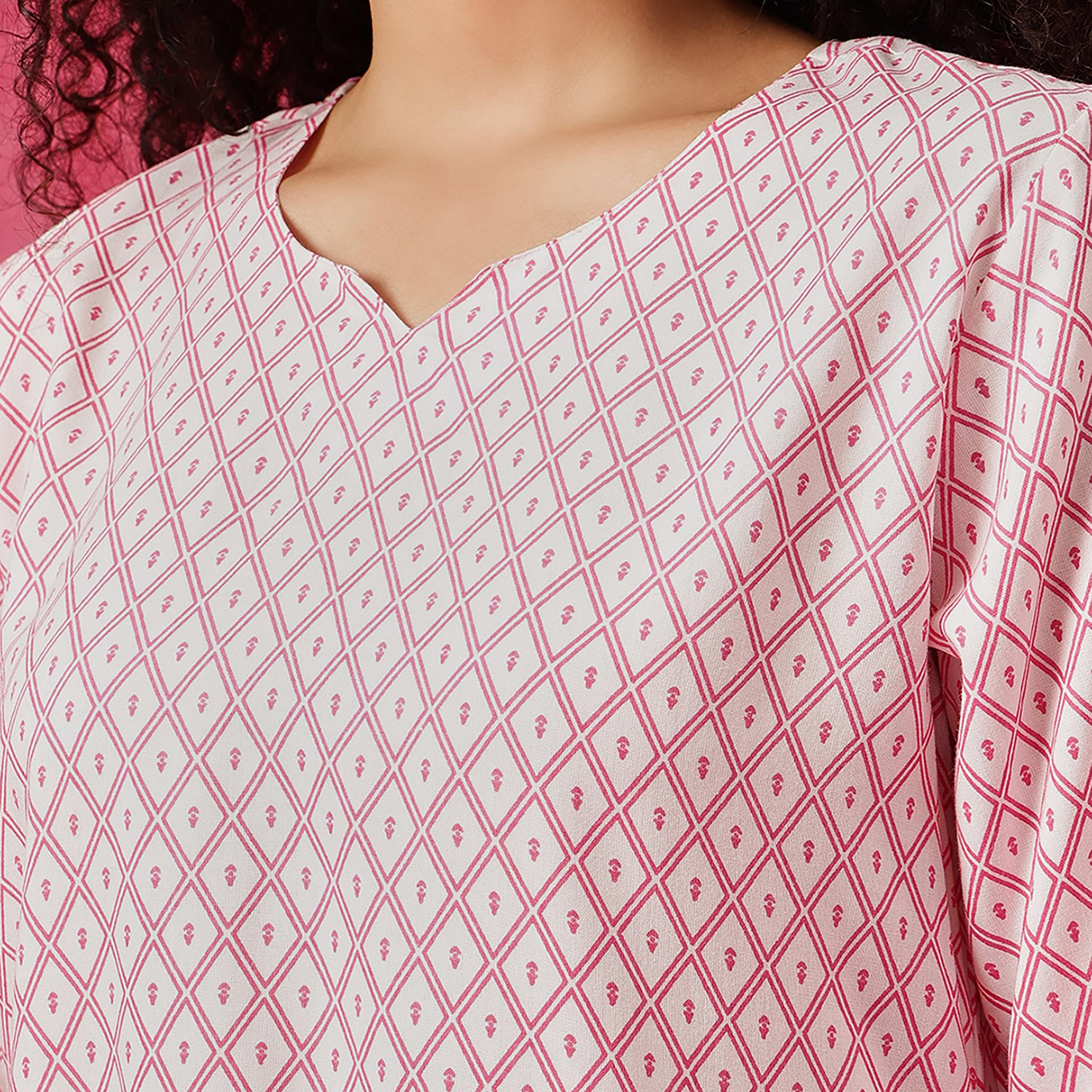 طقم توب وبيجامة كورتا بطبعة هندسية - ريون أبيض من كلوفيا-women-clothing-nightwear-pyjamas-longsets-image-6