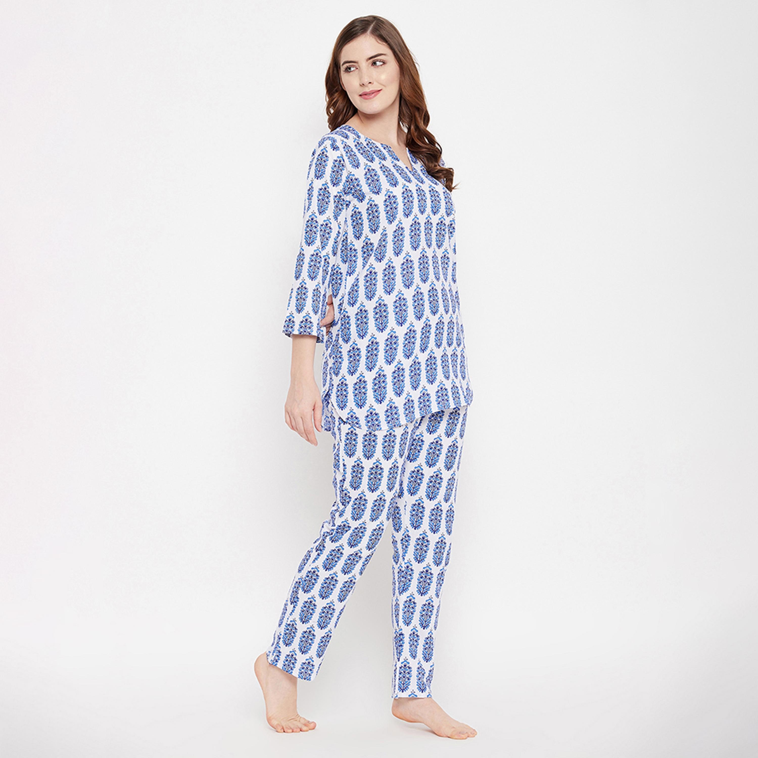 طقم توب وبيجامة "بريتي فلورالز" - 100% قطن أزرق من كلوفيا-women-clothing-nightwear-pyjamas-longsets-image-3
