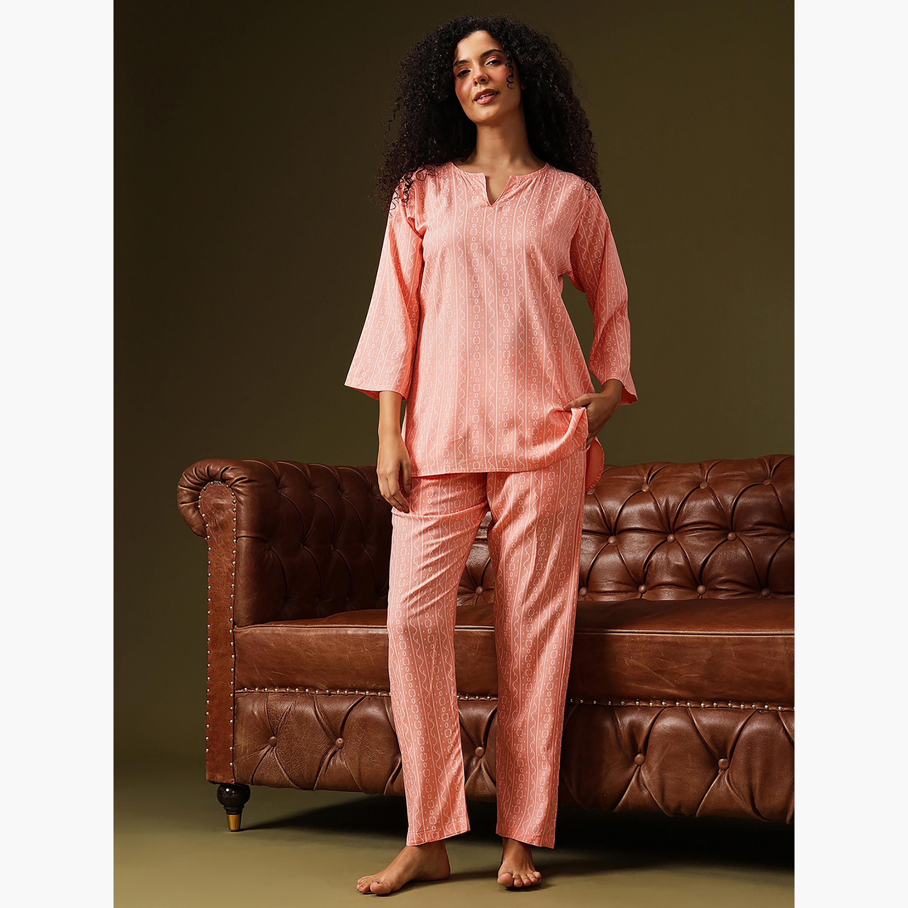 طقم توب وبيجامة كورتا بطبعة هندسية - ريون خوخي من كلوفيا-women-clothing-nightwear-pyjamas-longsets-image-1