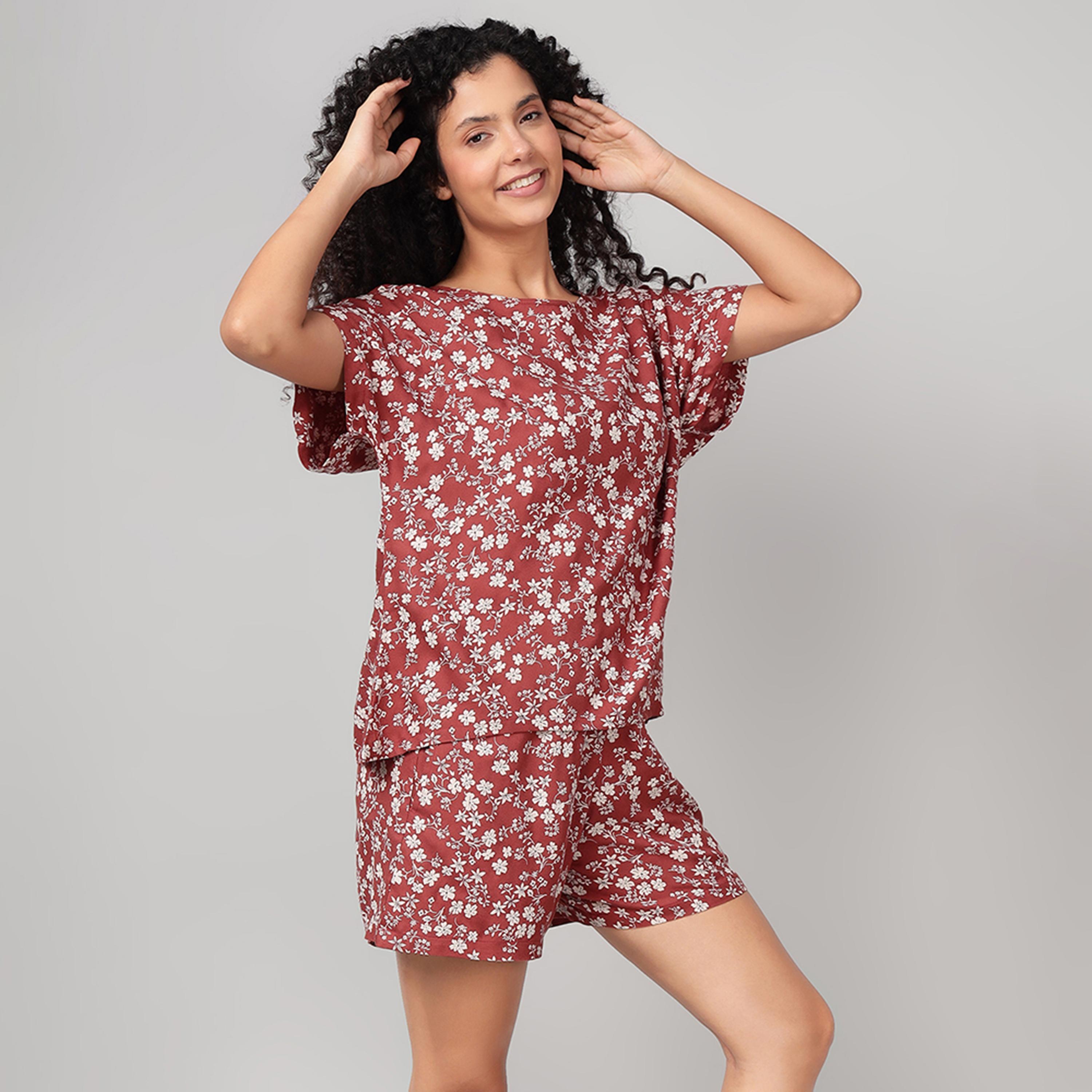 طقم توب وشورت بطبعة زهور - كريب بني من كلوفيا-women-clothing-nightwear-pyjamas-shortsets-image-4