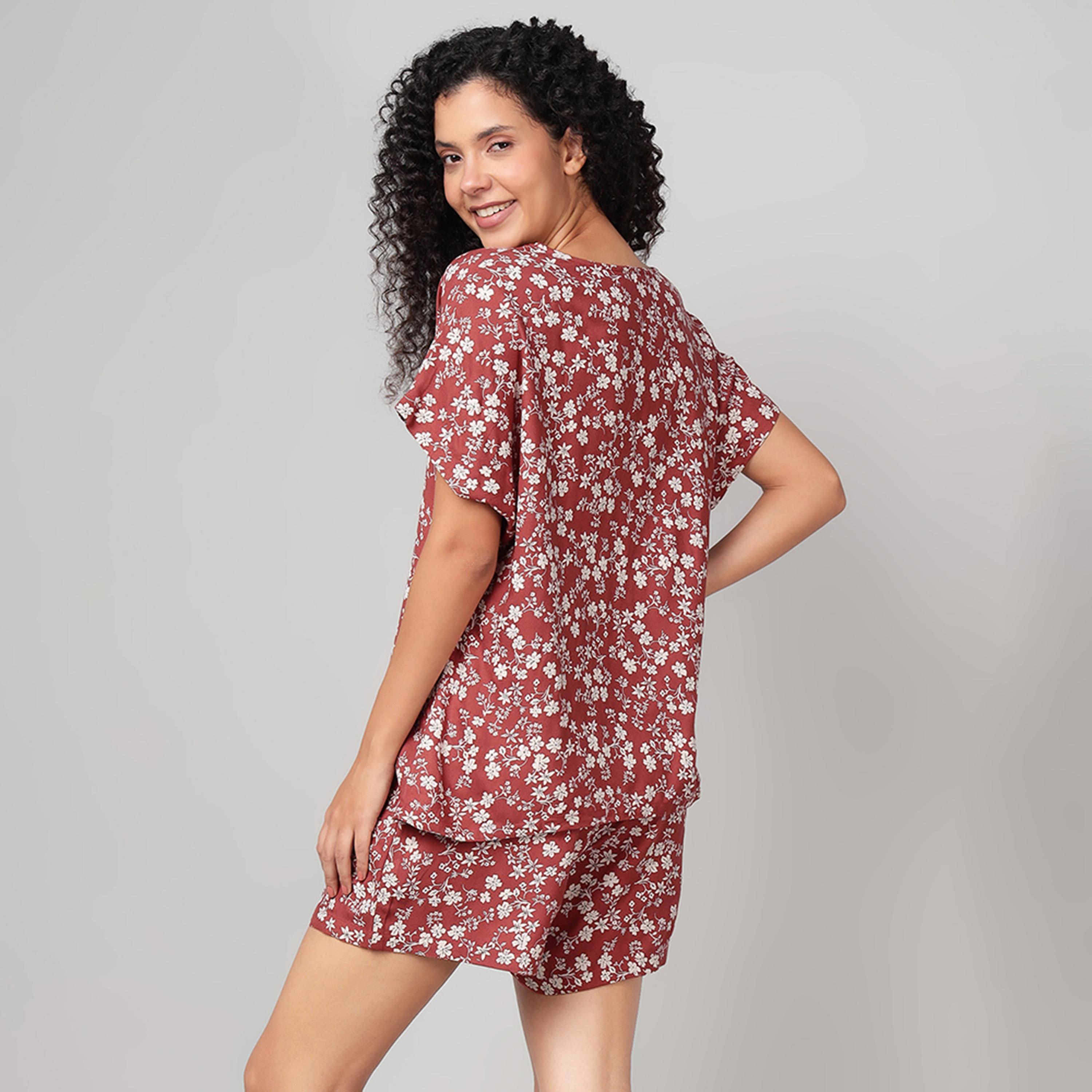 طقم توب وشورت بطبعة زهور - كريب بني من كلوفيا-women-clothing-nightwear-pyjamas-shortsets-image-3
